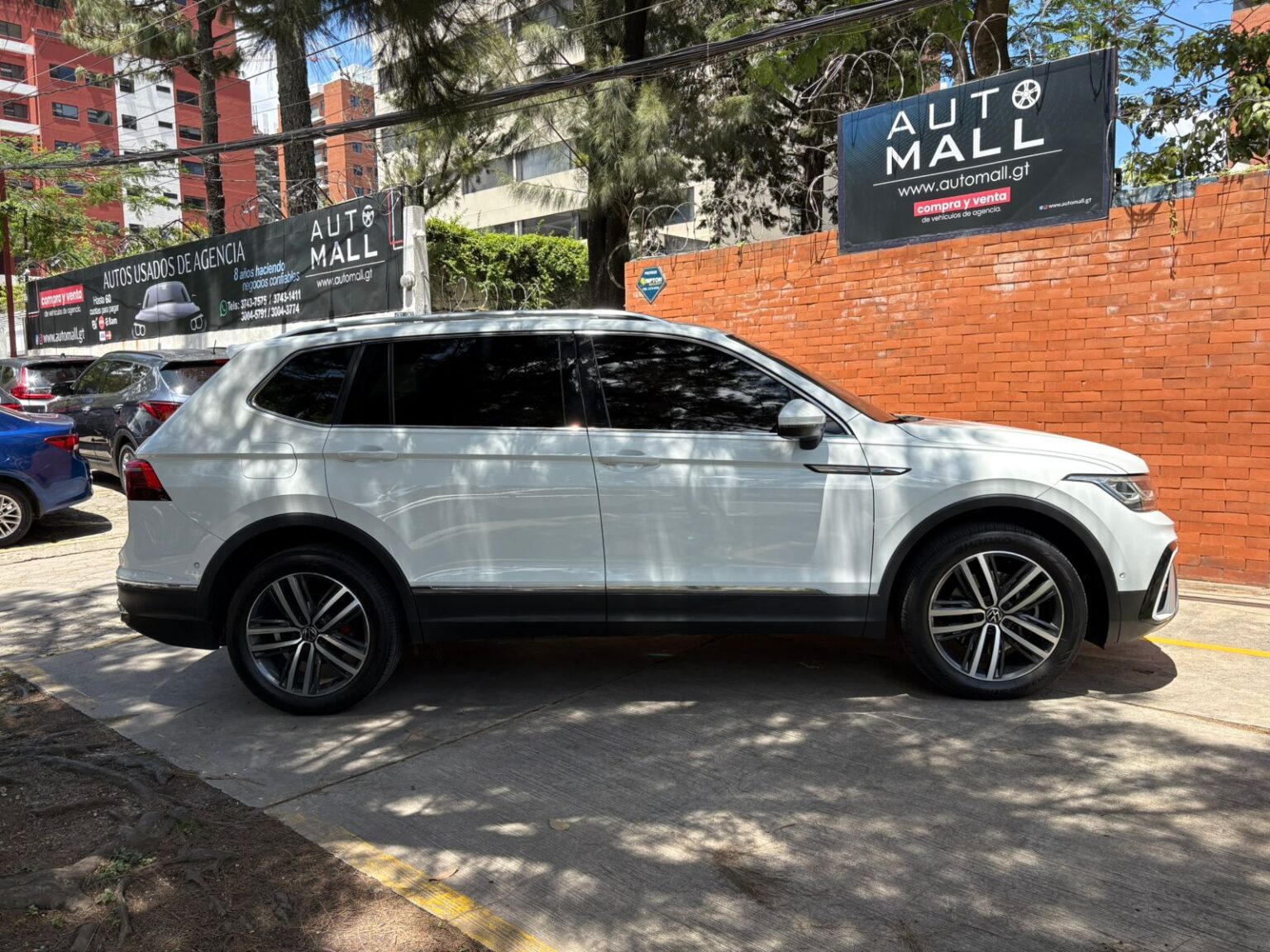 Volkswagen-Tiguan-2023-212KLN (4)