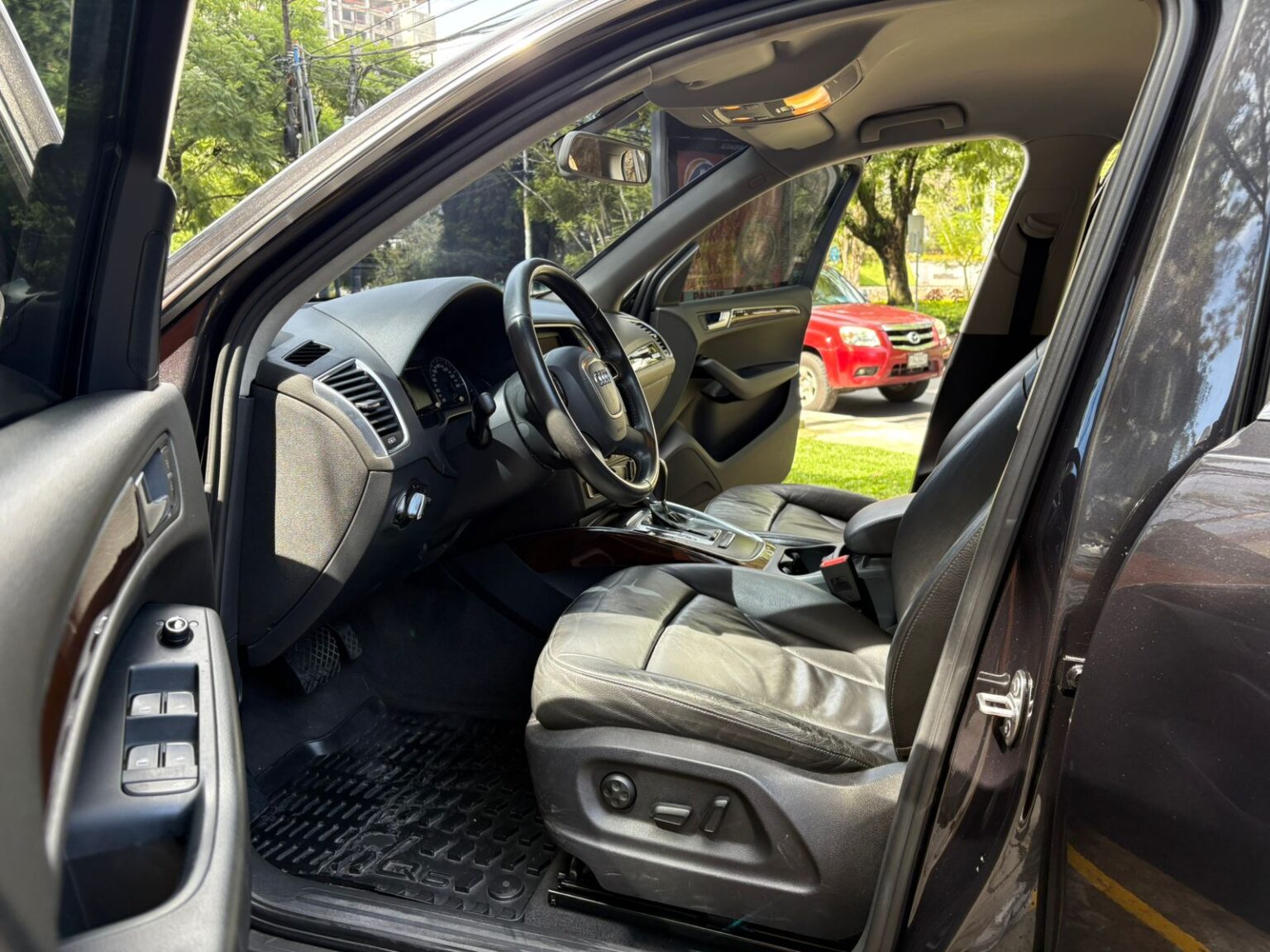 Audi-Q5-2012-942FCJ (12)