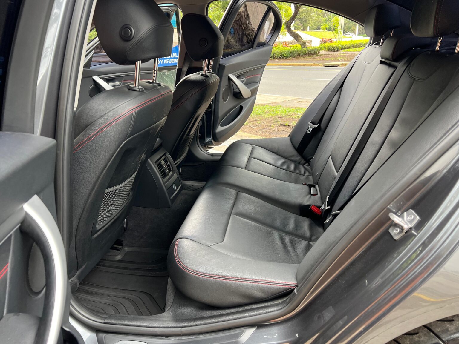 BMW-335i-2014-432FLV (10)