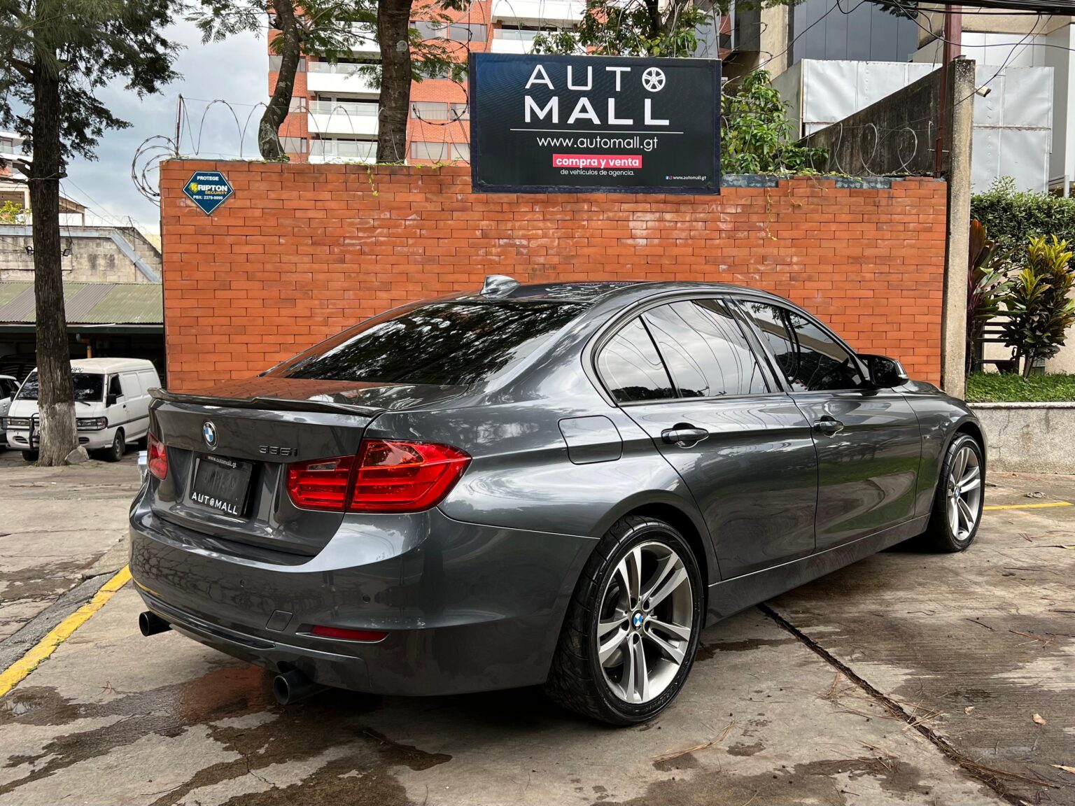 BMW-335i-2014-432FLV (13)