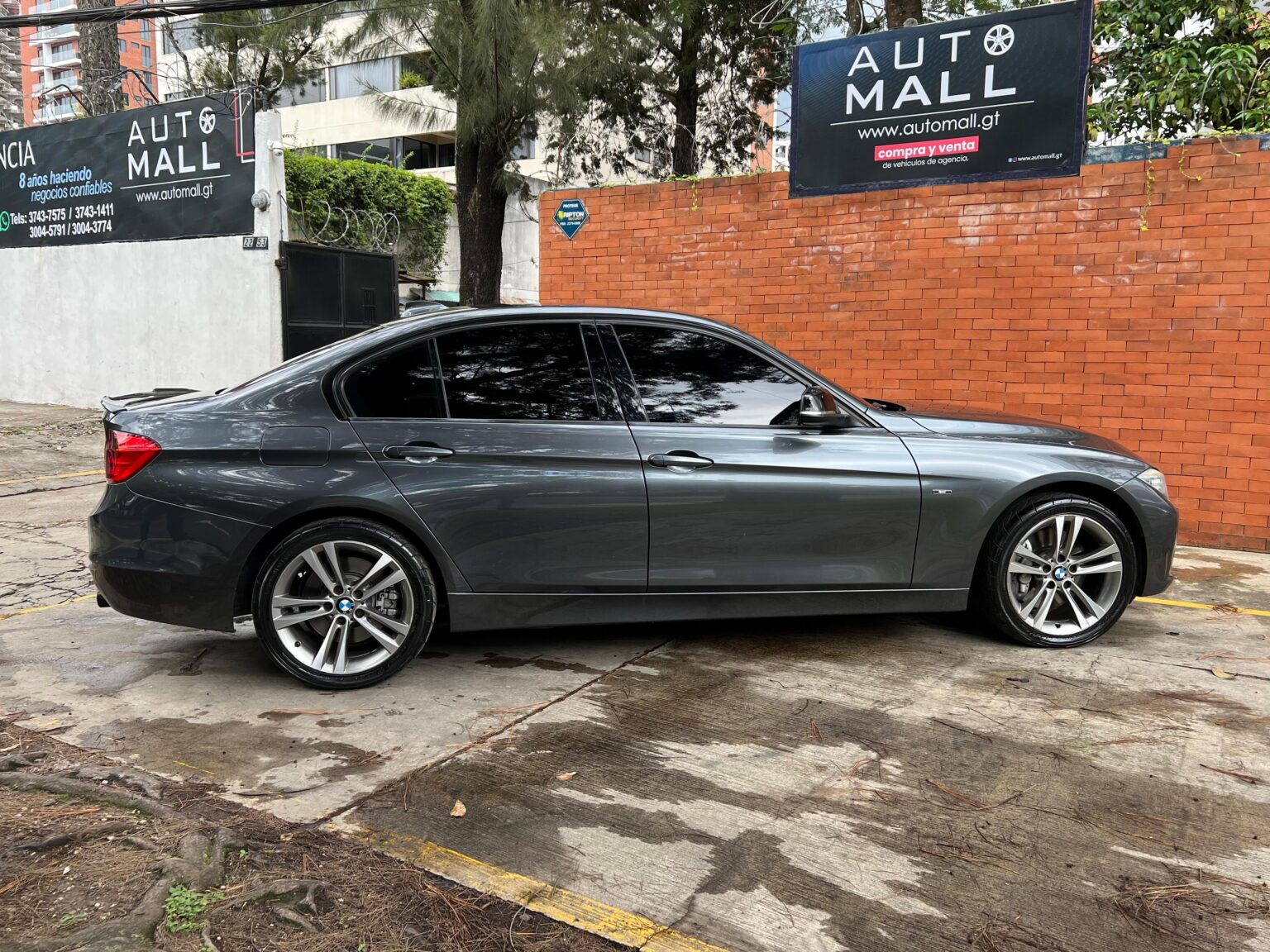 BMW-335i-2014-432FLV (4)