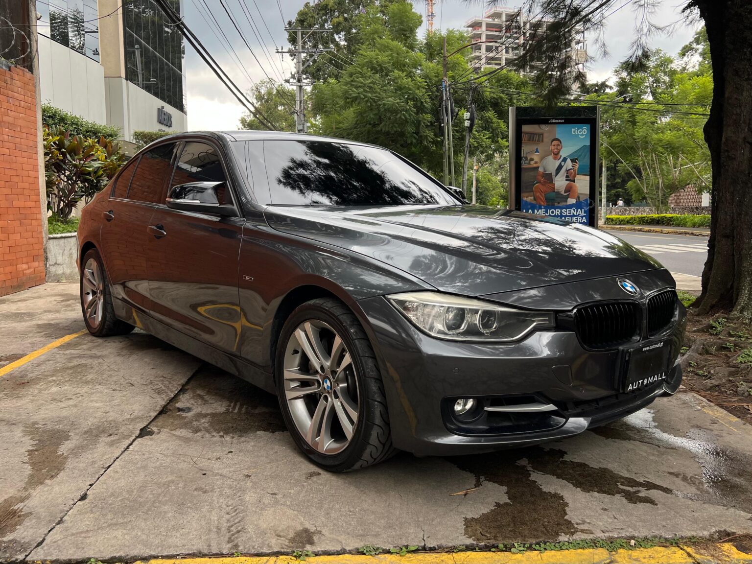 BMW-335i-2014-432FLV (7)