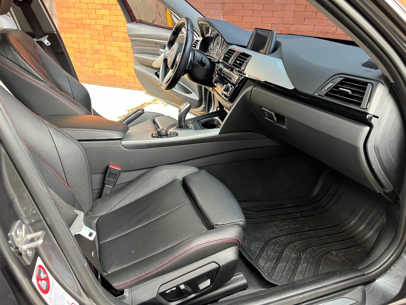 BMW-335i-2014-432FLV (9)