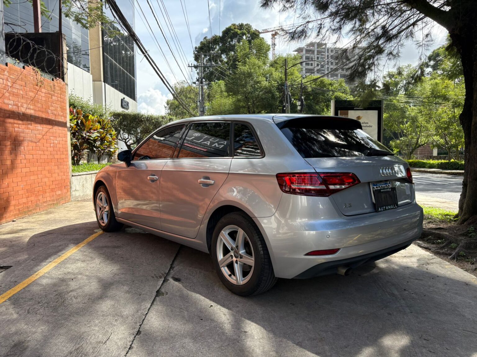 Audi-A3-2019-739KRG (6)