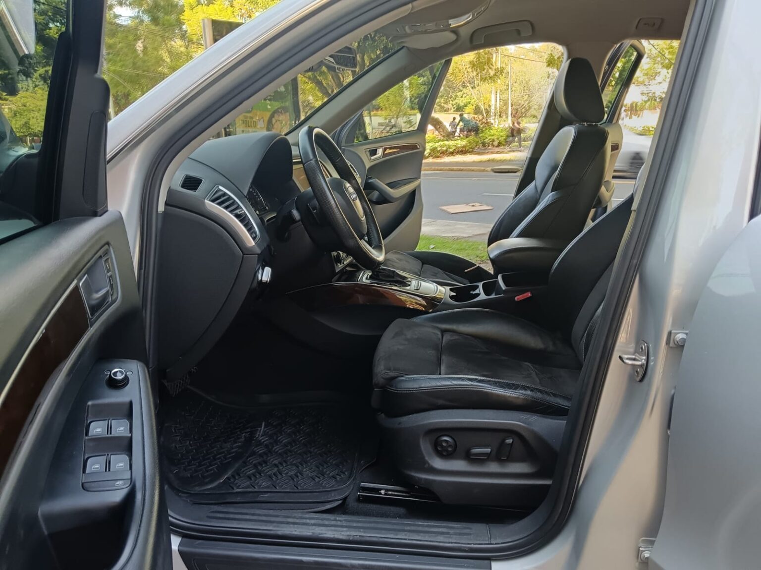 Audi-Q5-2011-908DZD (12)