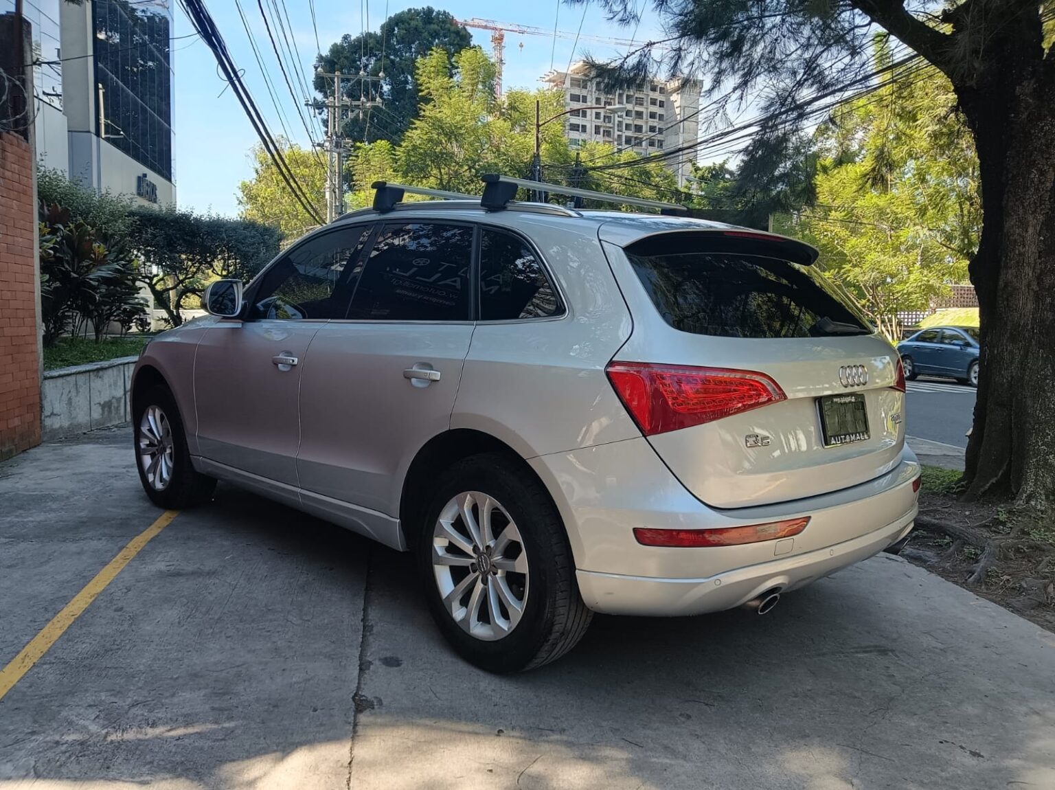 Audi-Q5-2011-908DZD (18)