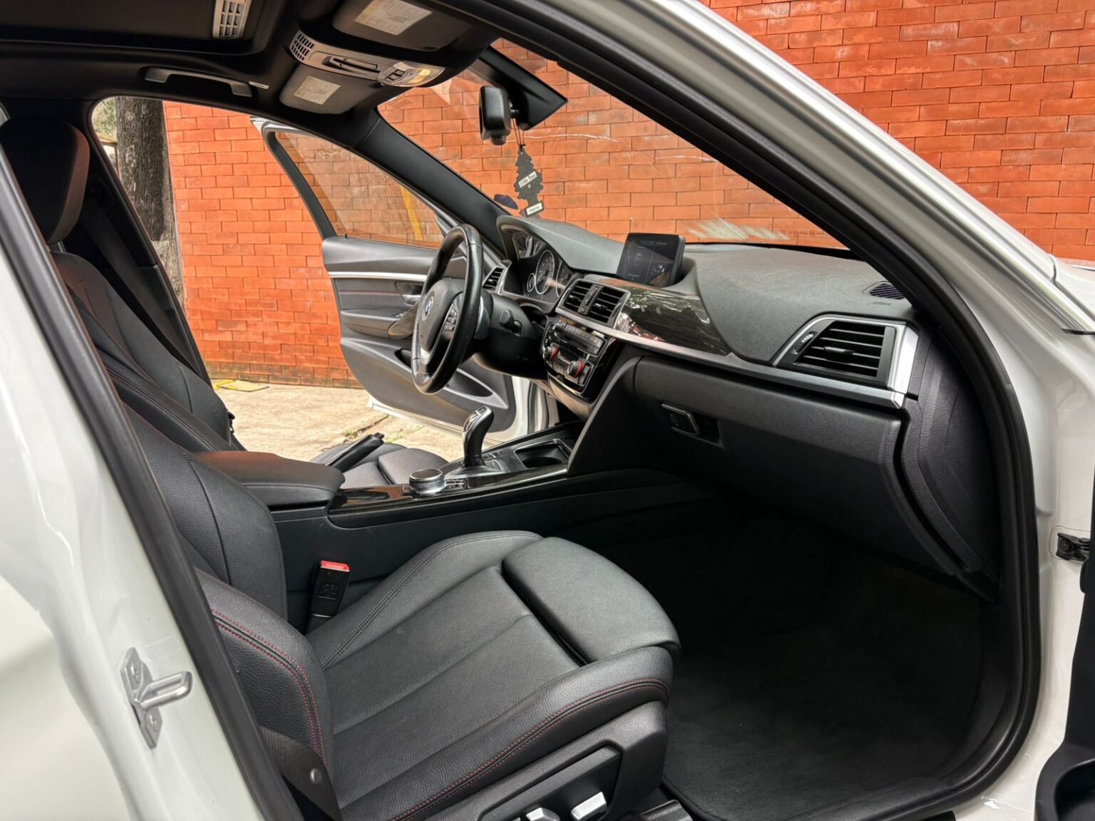 BMW-330i-2017-108LJS (10)