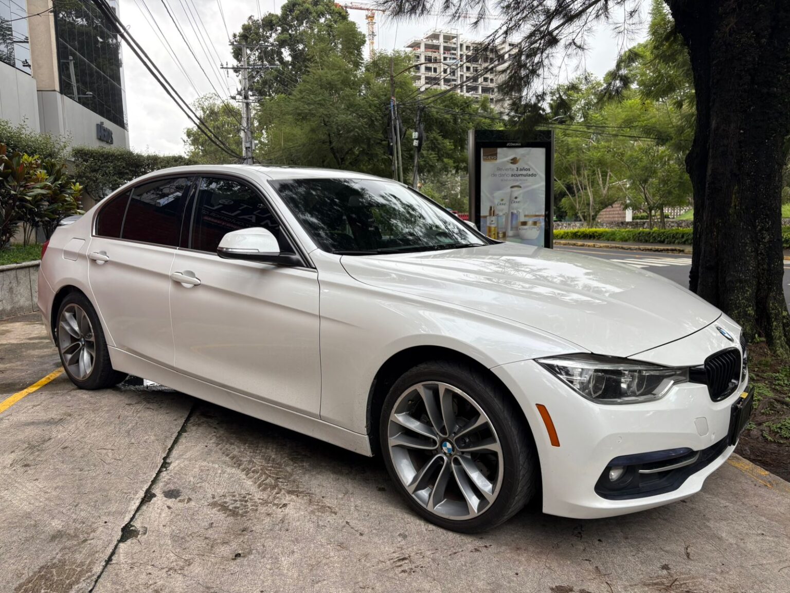 BMW-330i-2017-108LJS (2)