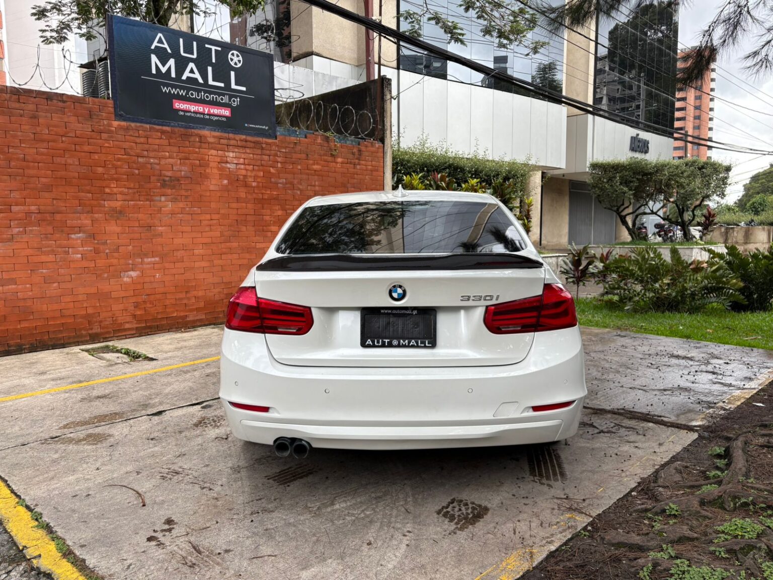 BMW-330i-2017-108LJS (5)