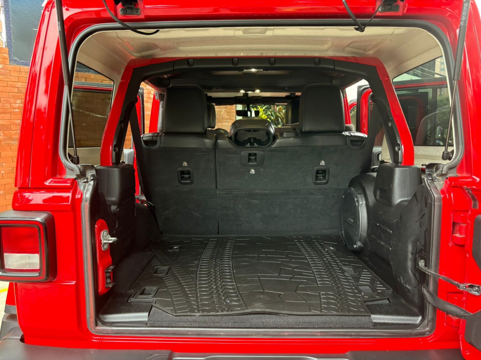 Jeep-Wrangler-Rubicon-2022-125KMW (15)