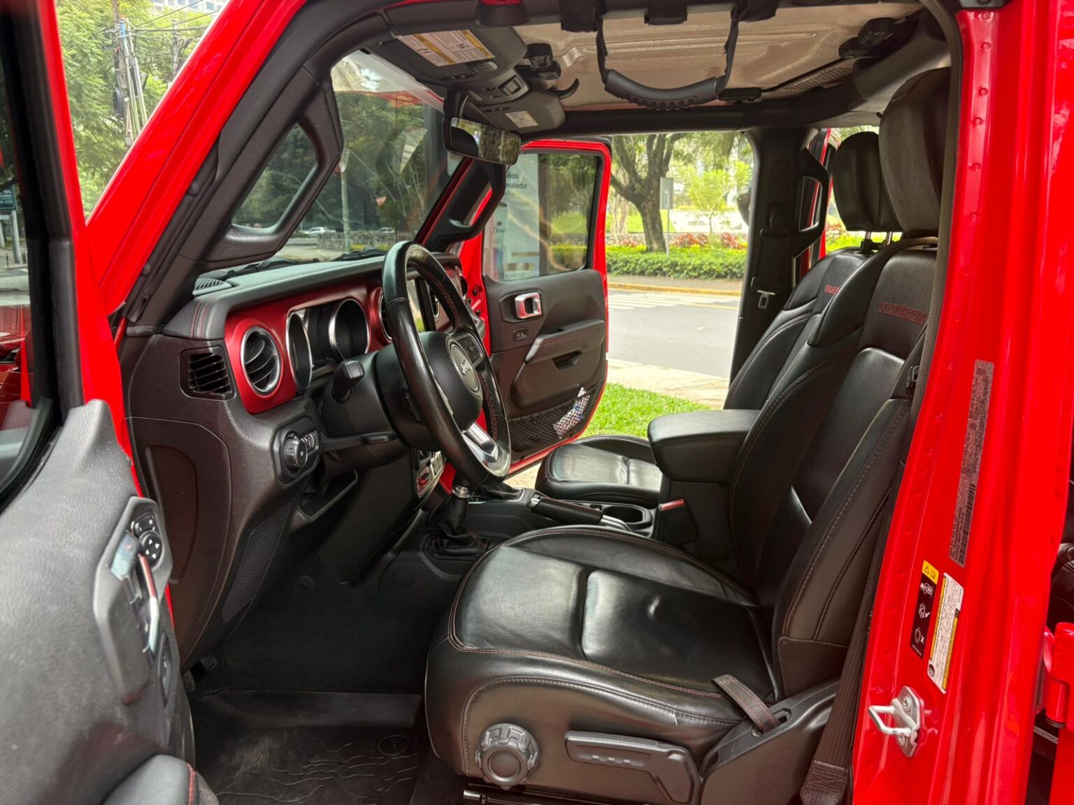 Jeep-Wrangler-Rubicon-2022-125KMW (8)