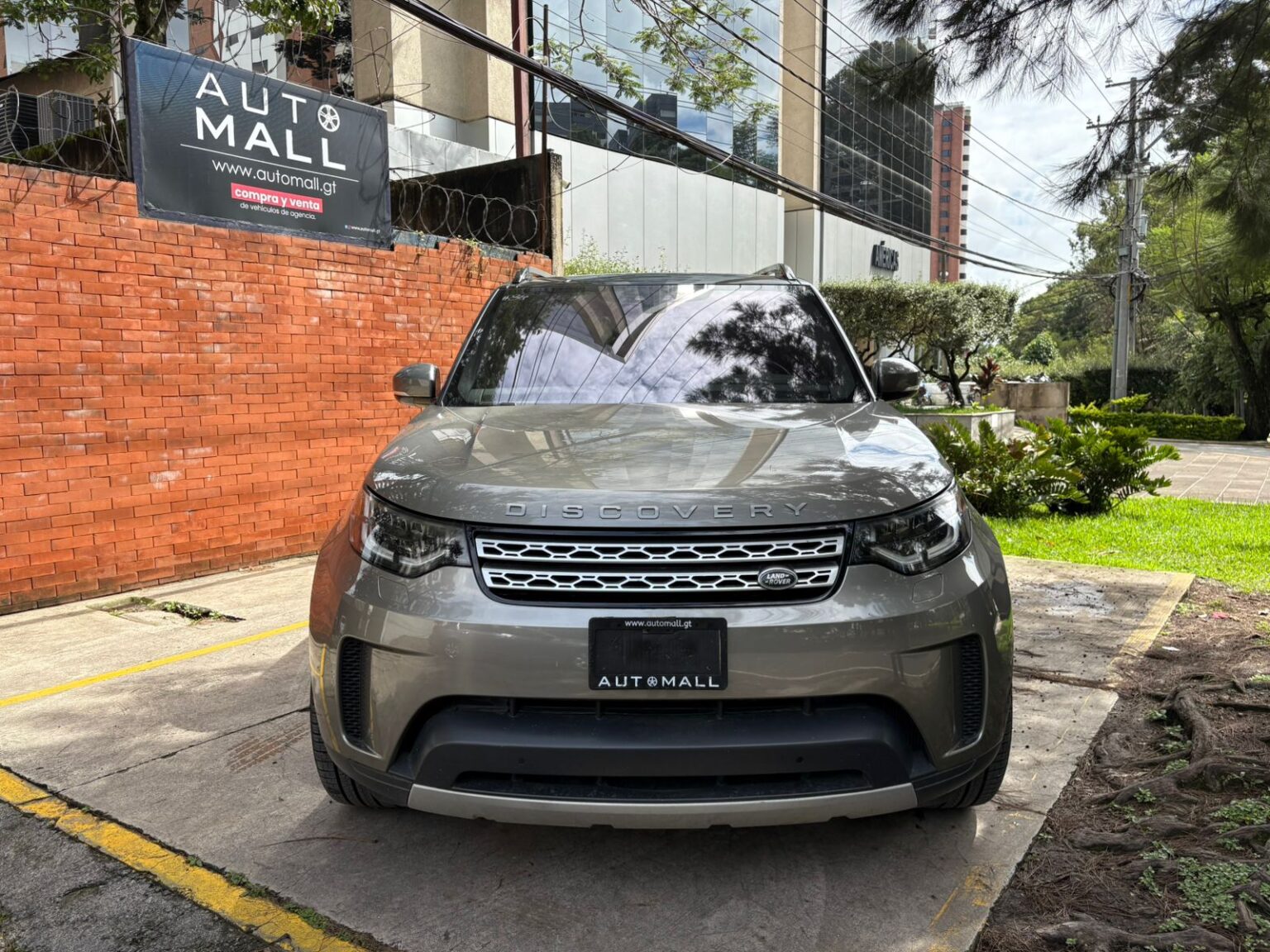 Land-Rover-Discovery-HSE-2020-104LDC (1)