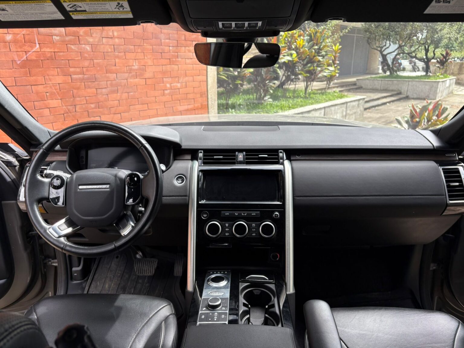 Land-Rover-Discovery-HSE-2020-104LDC (12)