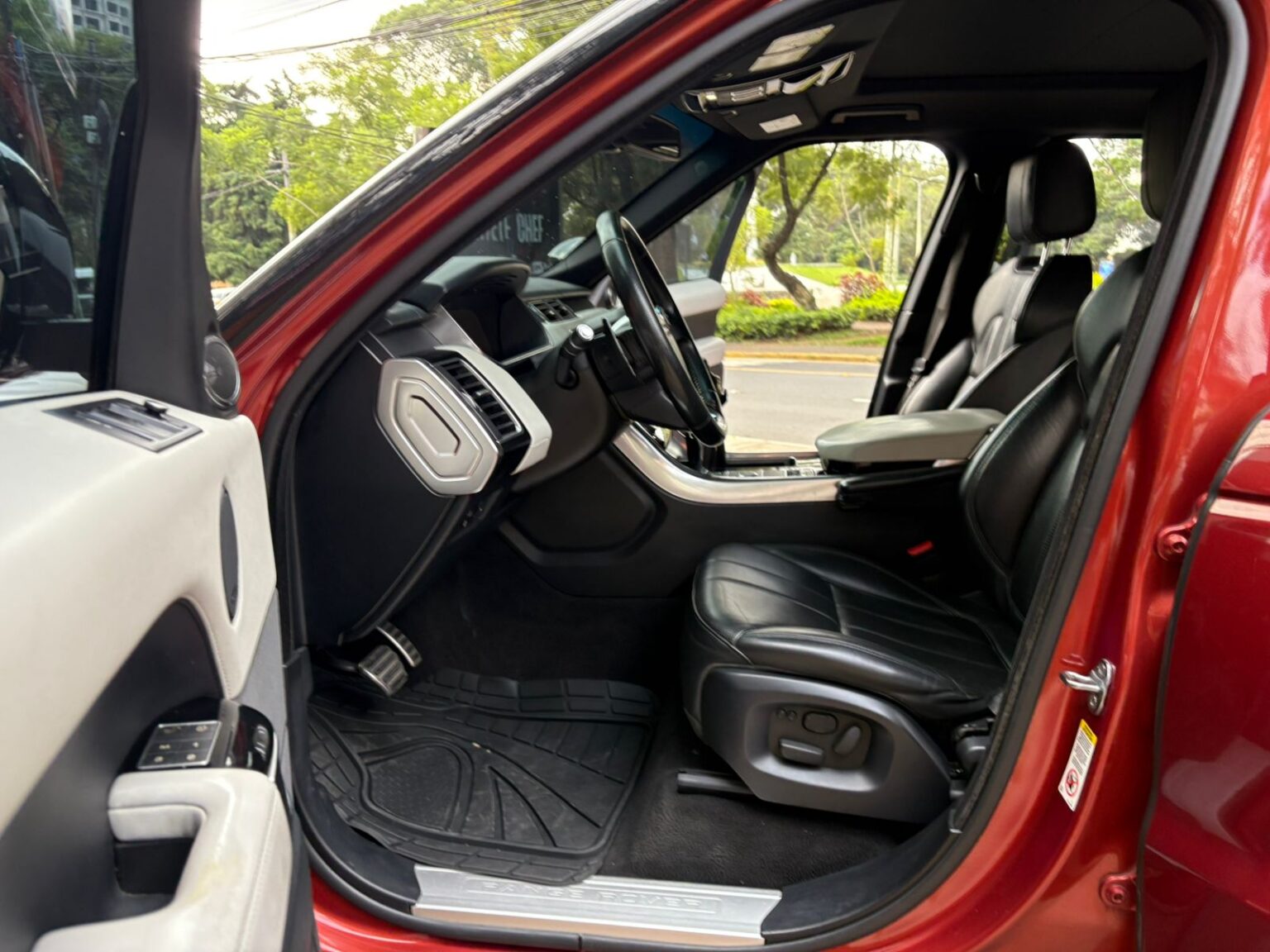 Land-Rover-Range-Rover-2015-178KTR (8)