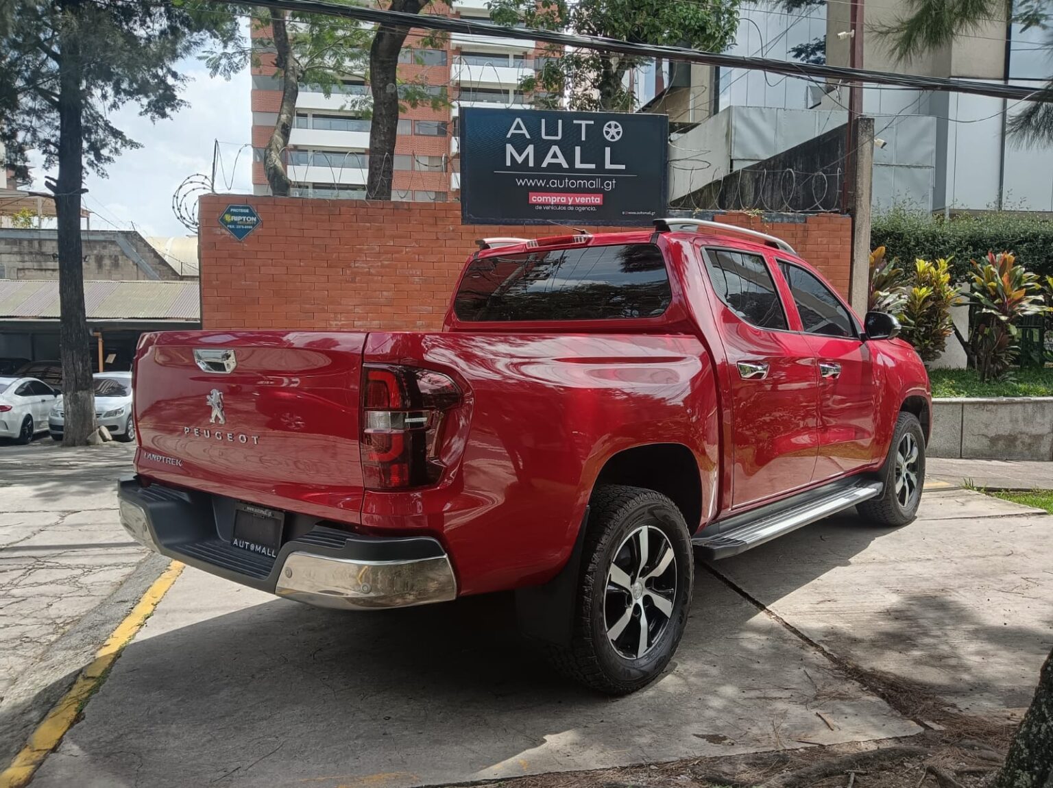 Peugeot-Landtrek-MT-676KNJ (19)