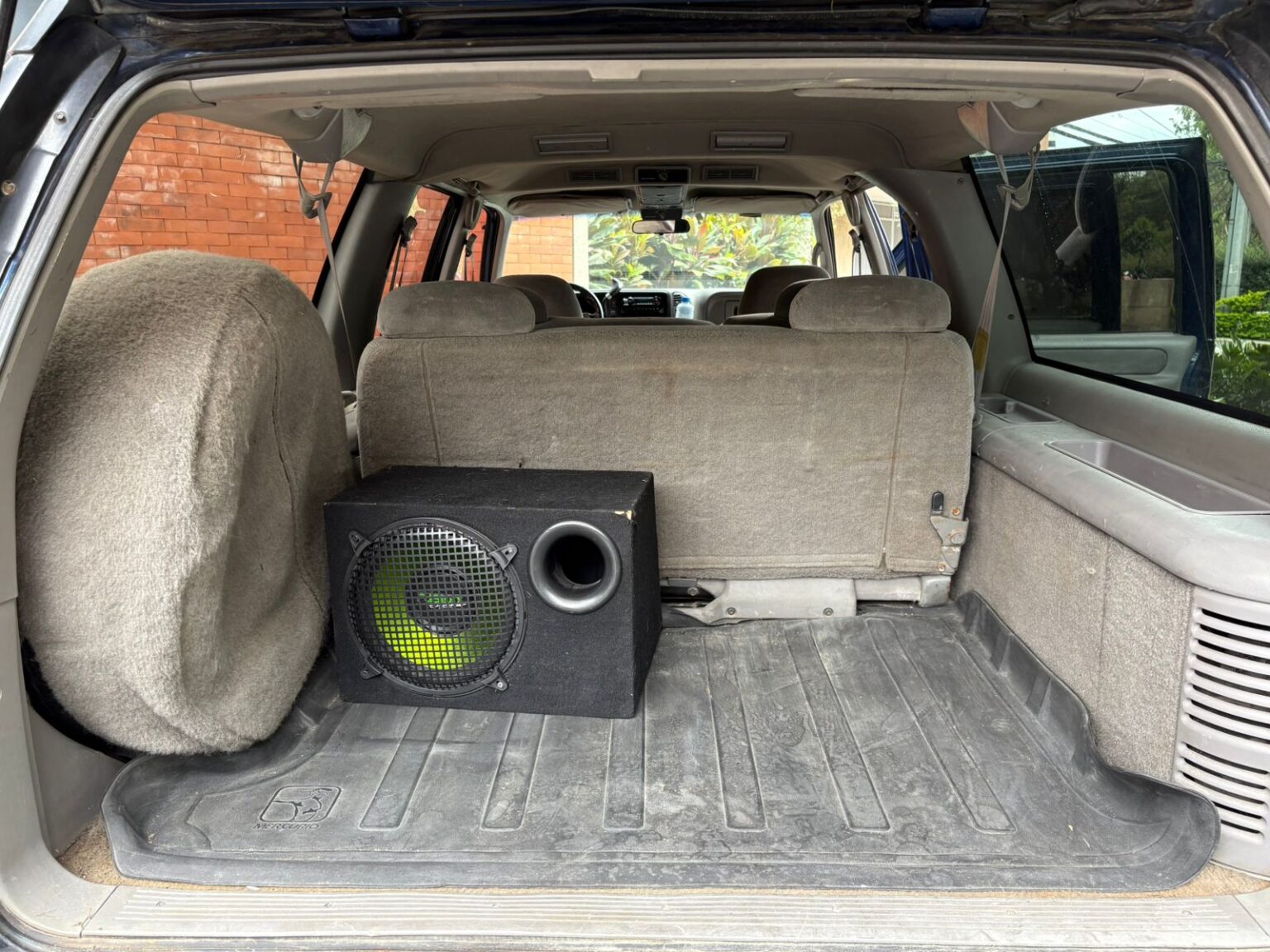 Chevrolet-Suburban-1997-036CLC (11)