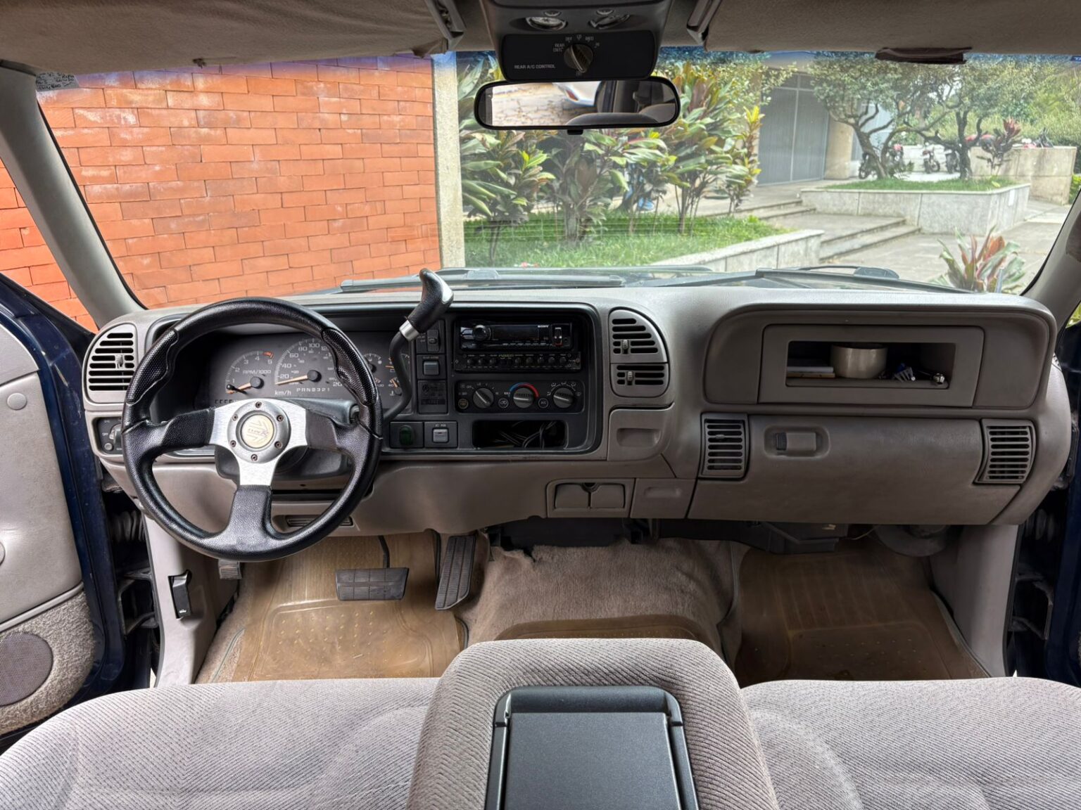 Chevrolet-Suburban-1997-036CLC (12)