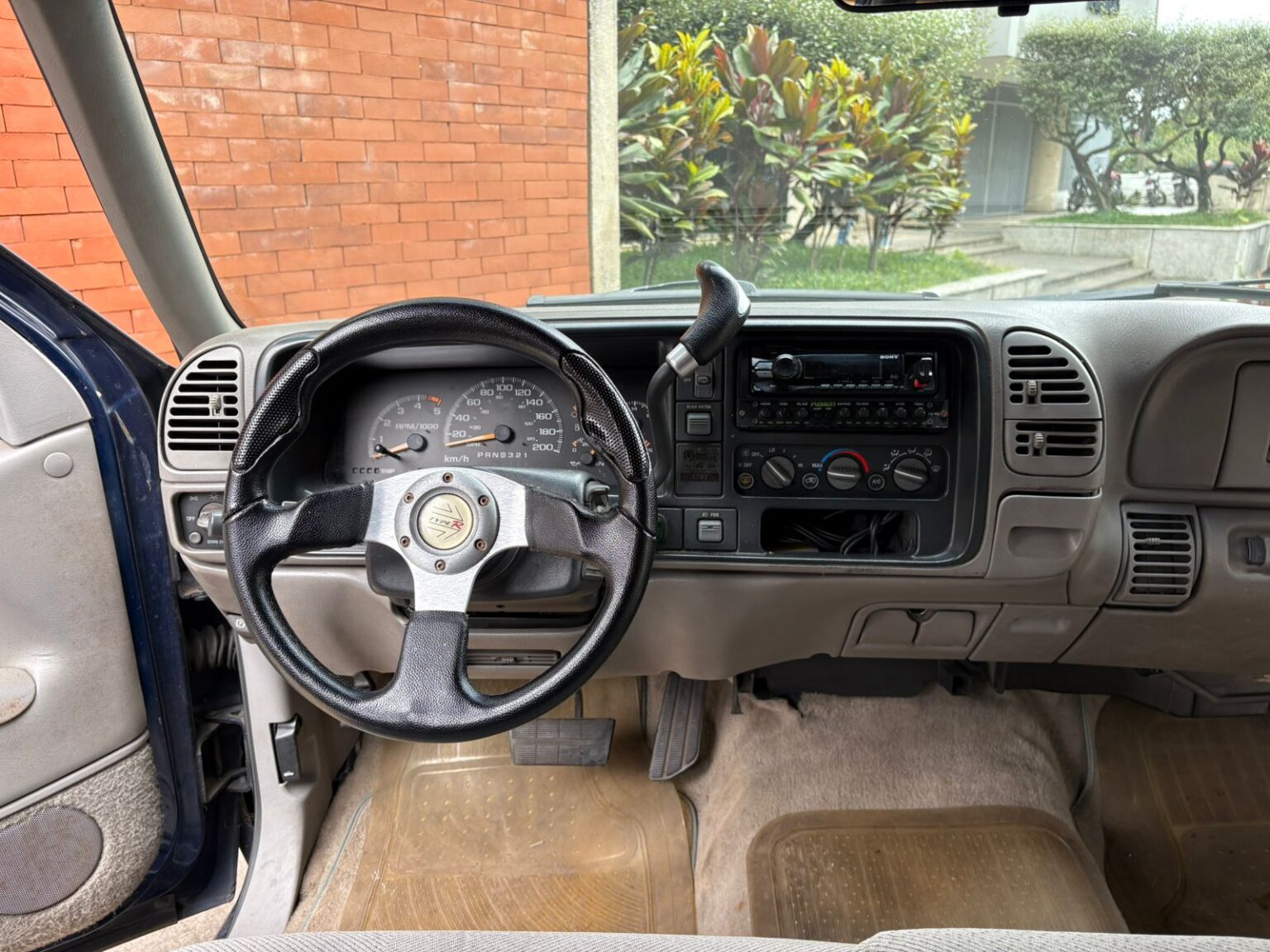 Chevrolet-Suburban-1997-036CLC (13)