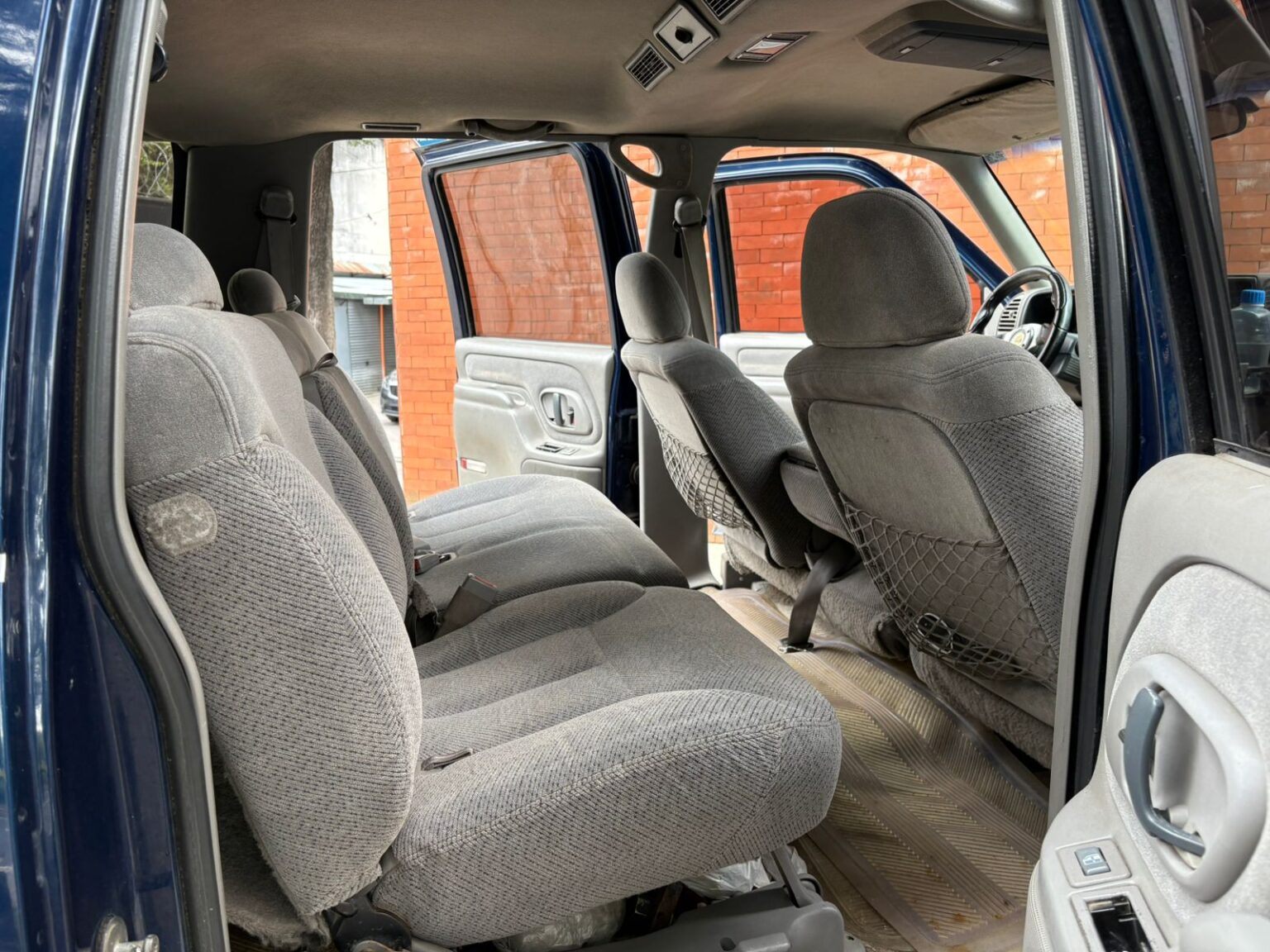 Chevrolet-Suburban-1997-036CLC (17)