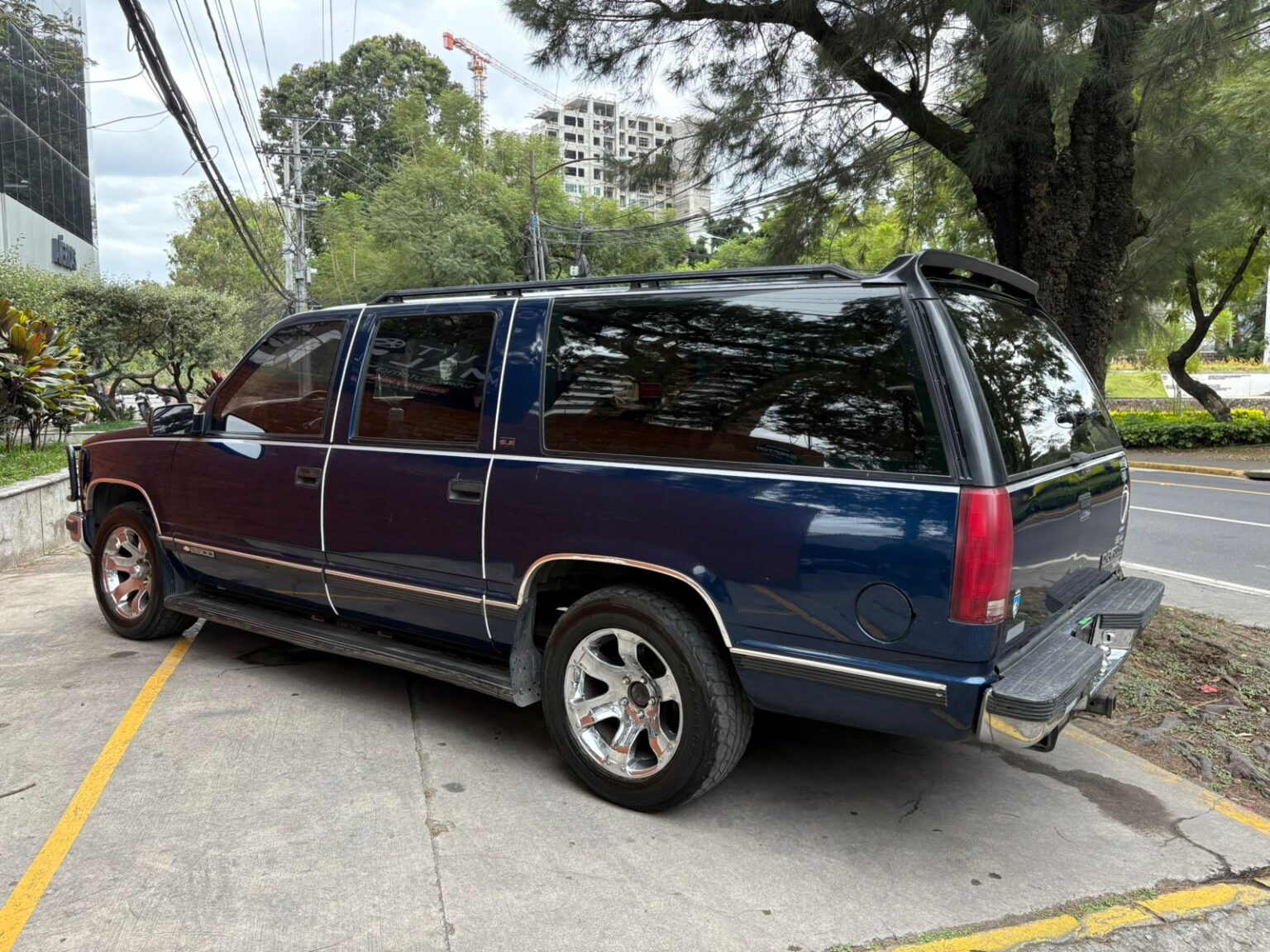 Chevrolet-Suburban-1997-036CLC (5)