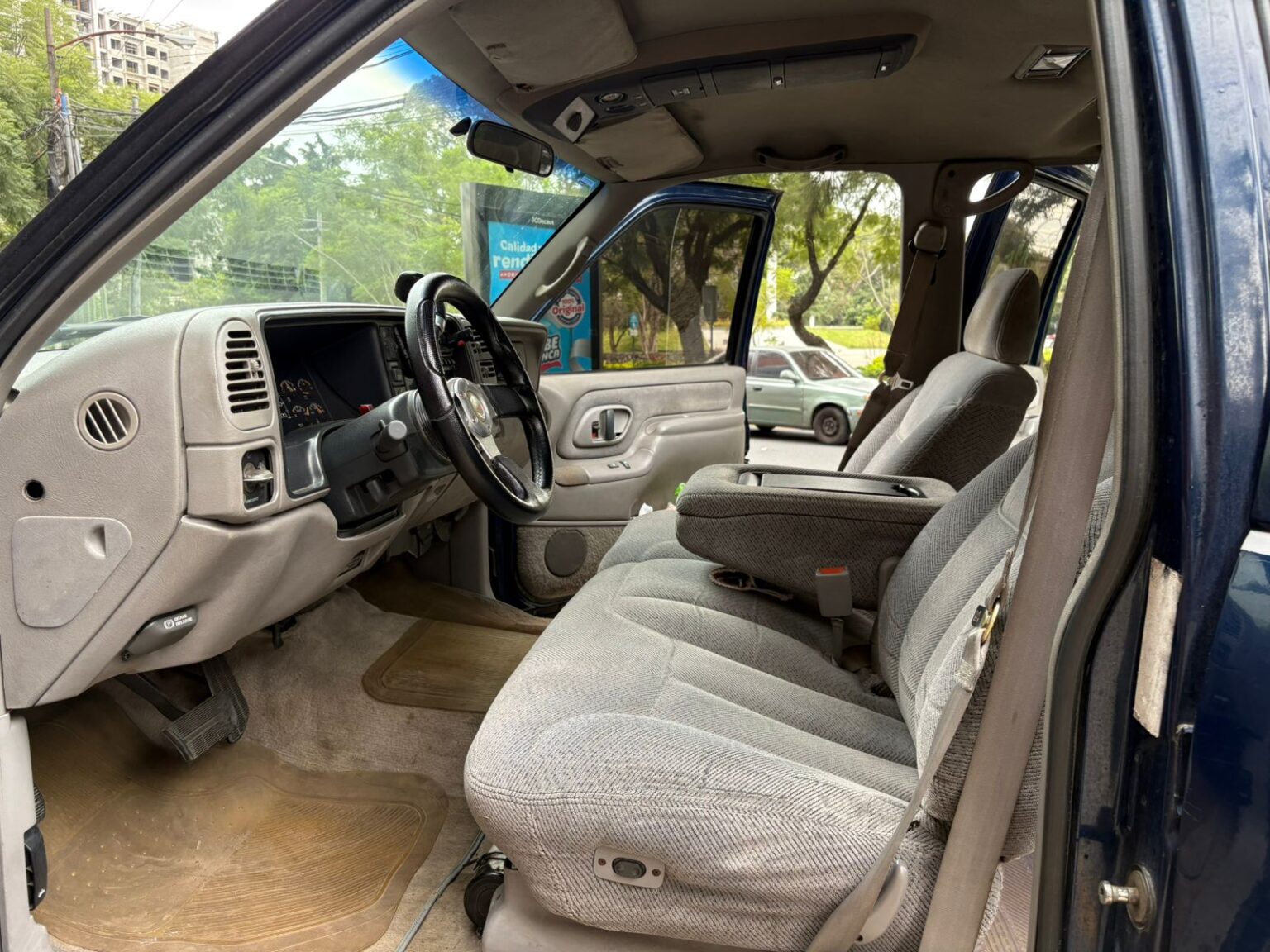 Chevrolet-Suburban-1997-036CLC (7)