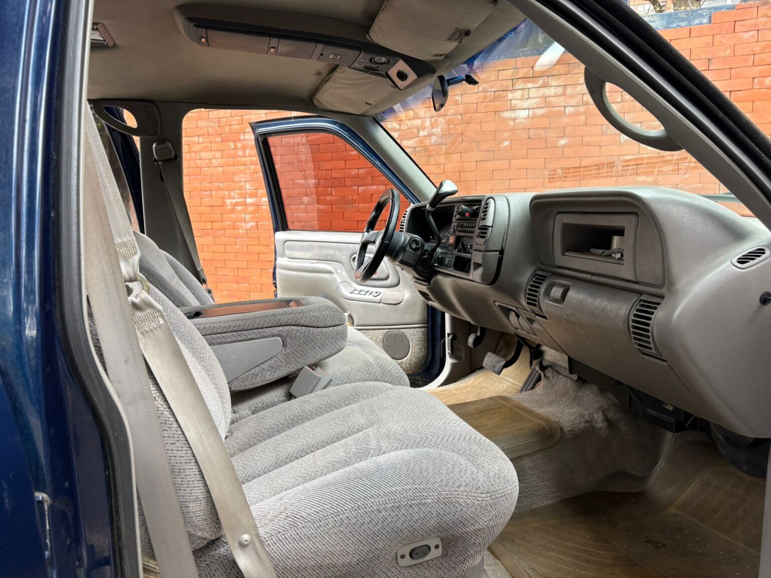 Chevrolet-Suburban-1997-036CLC (9)