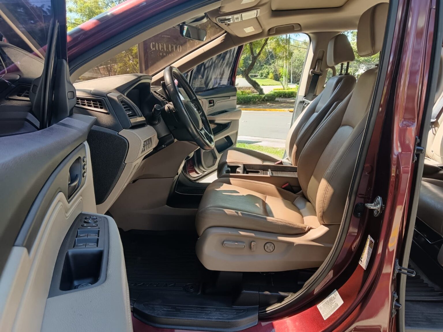 Honda-Odyssey-EXR-2018-608JVV (4)