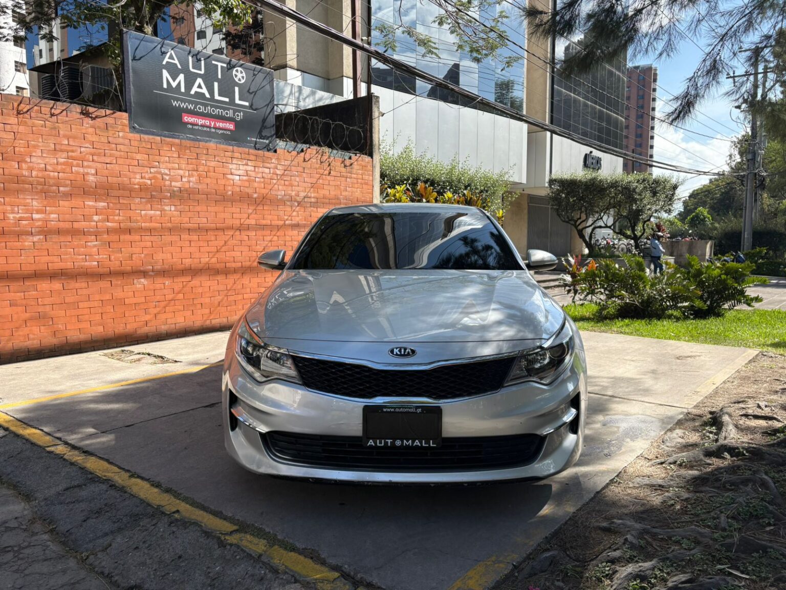 Kia-Optima-LX-2018-778JCT (1)