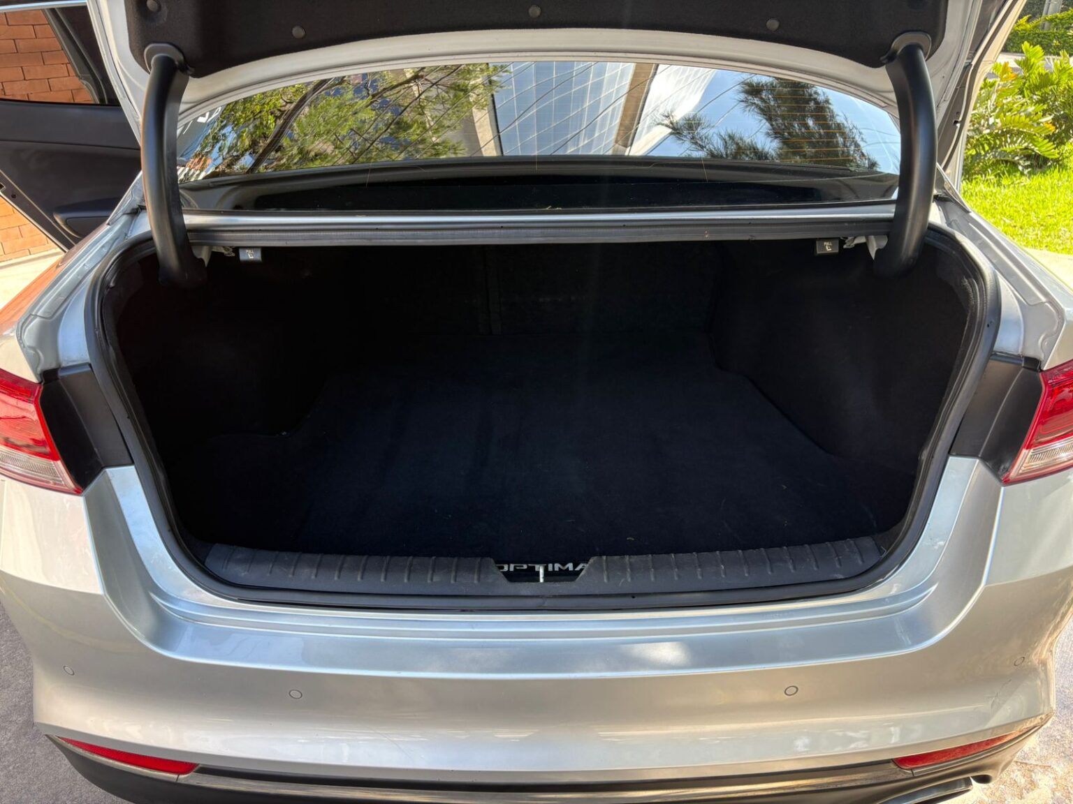 Kia-Optima-LX-2018-778JCT (15)