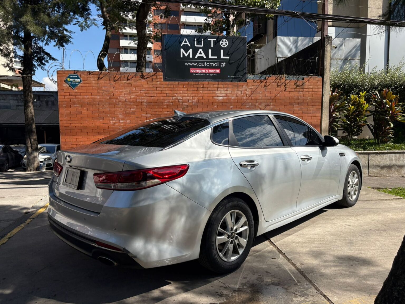 Kia-Optima-LX-2018-778JCT (4)