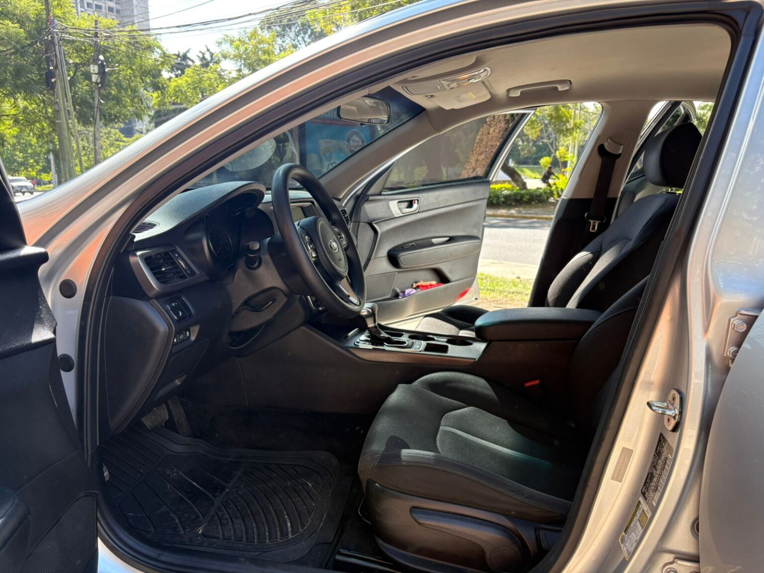 Kia-Optima-LX-2018-778JCT (8)