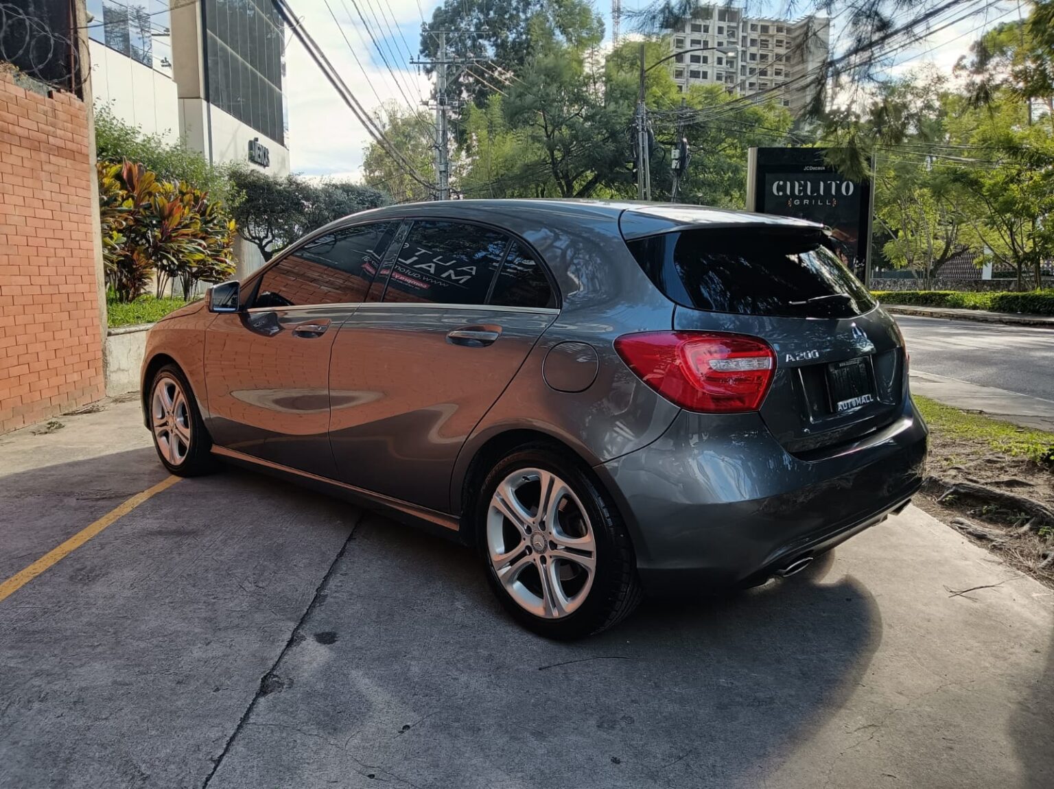 Mercedes-Benz-A200-2014-361FRB (18)