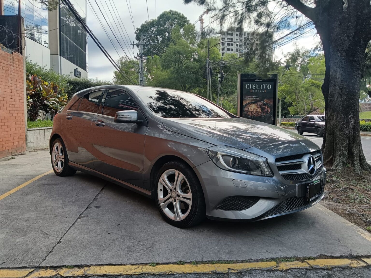 Mercedes-Benz-A200-2014-361FRB (8)