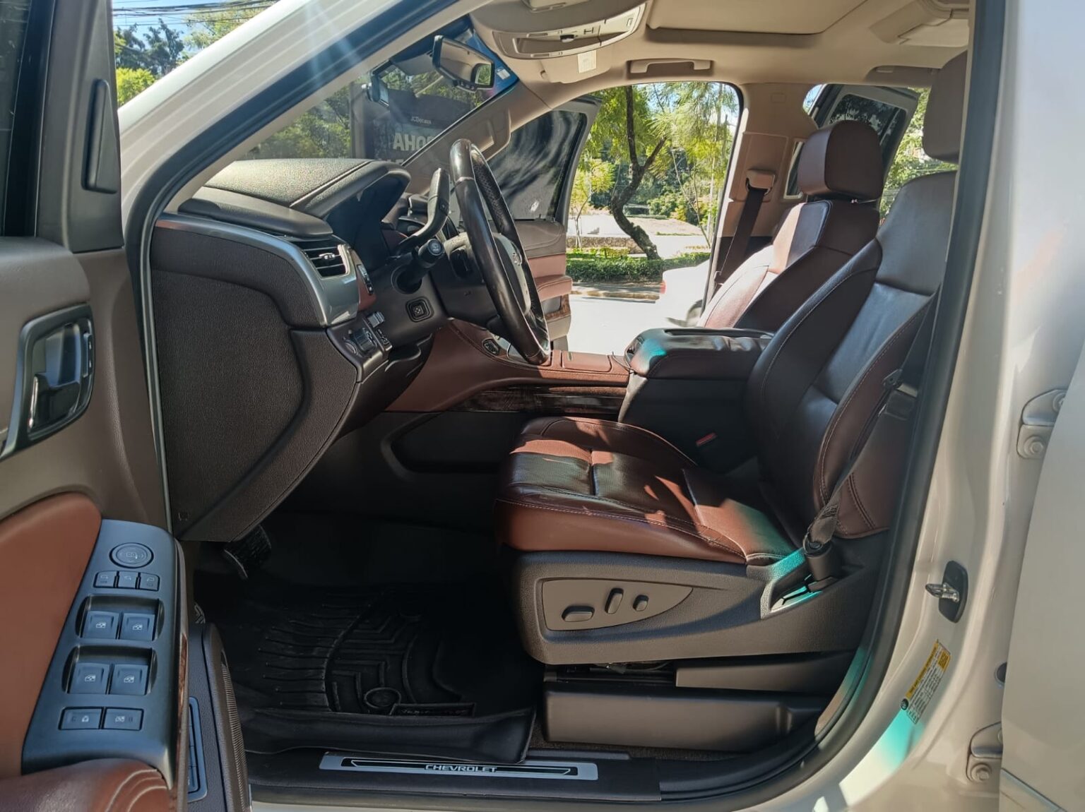 Chevrolet-Tahoe-LTZ-2016-846JZH (11)