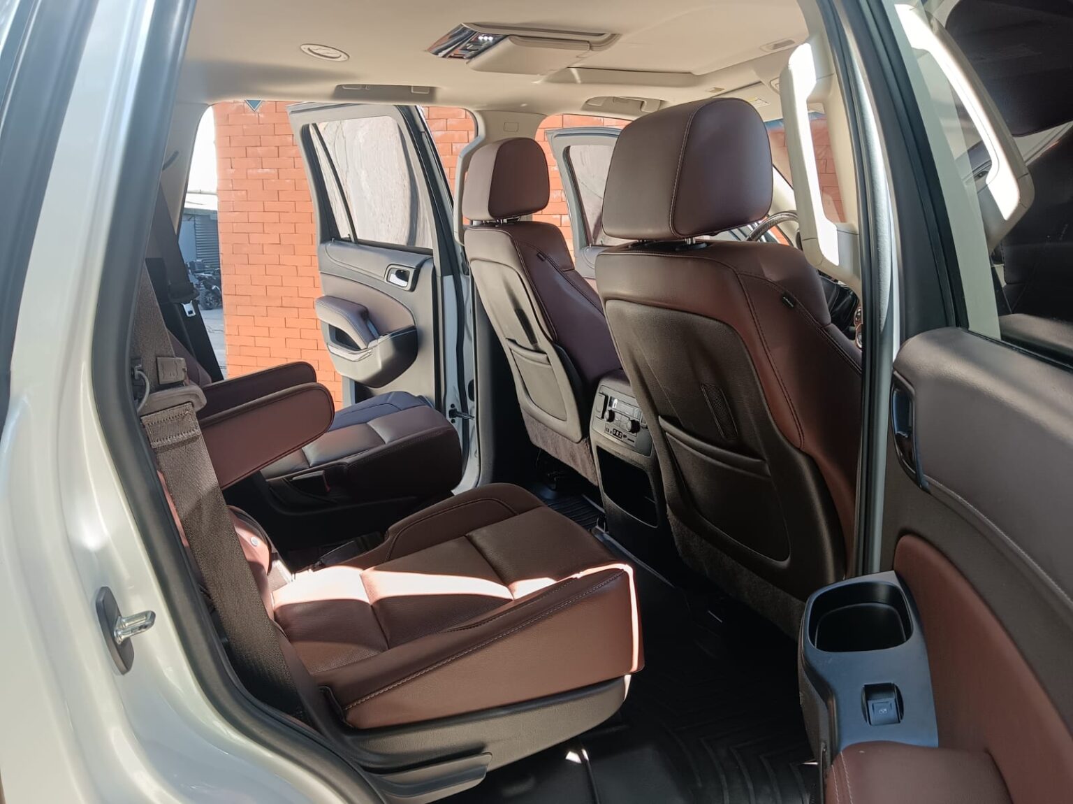 Chevrolet-Tahoe-LTZ-2016-846JZH (12)