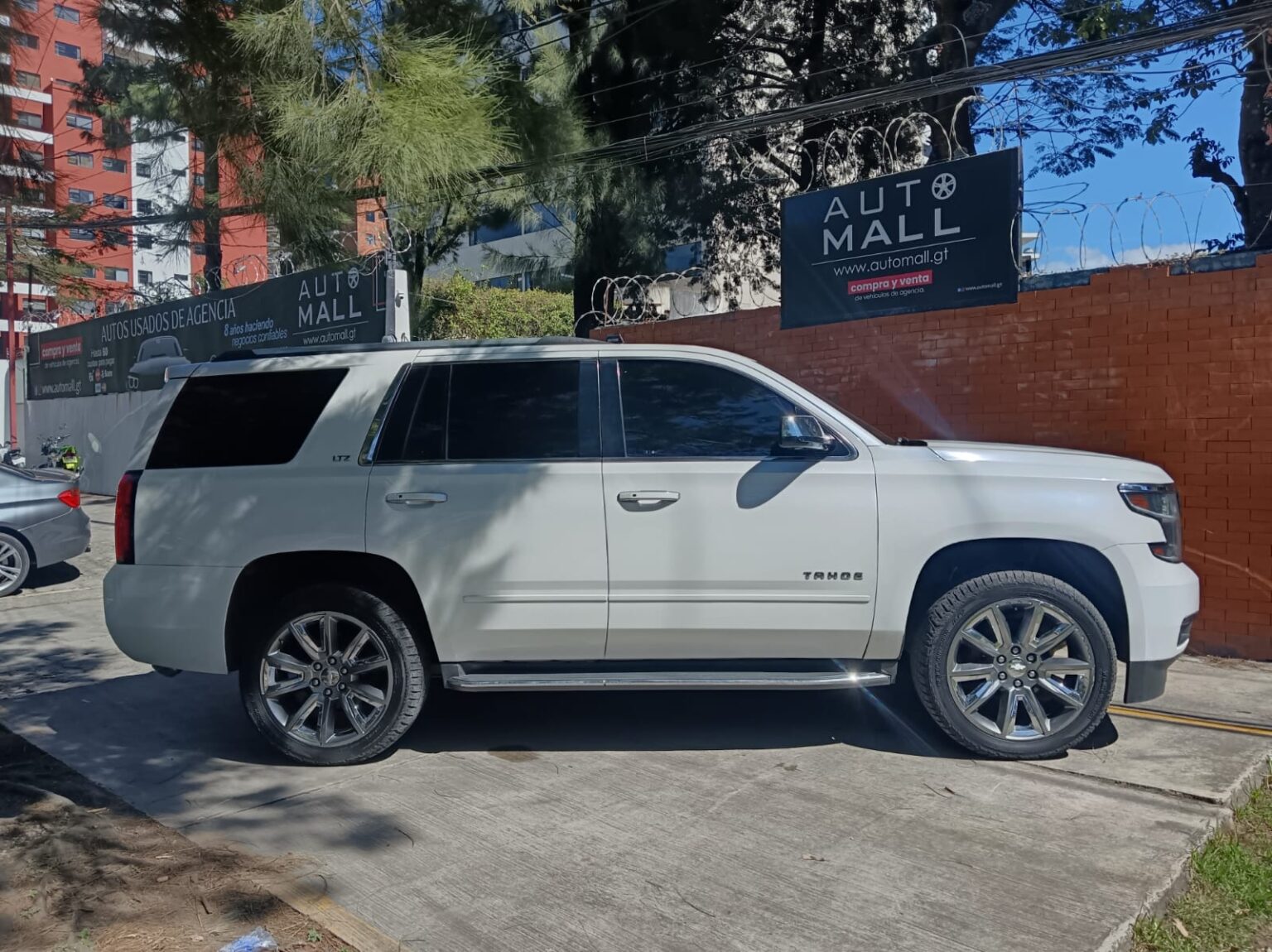 Chevrolet-Tahoe-LTZ-2016-846JZH (7)