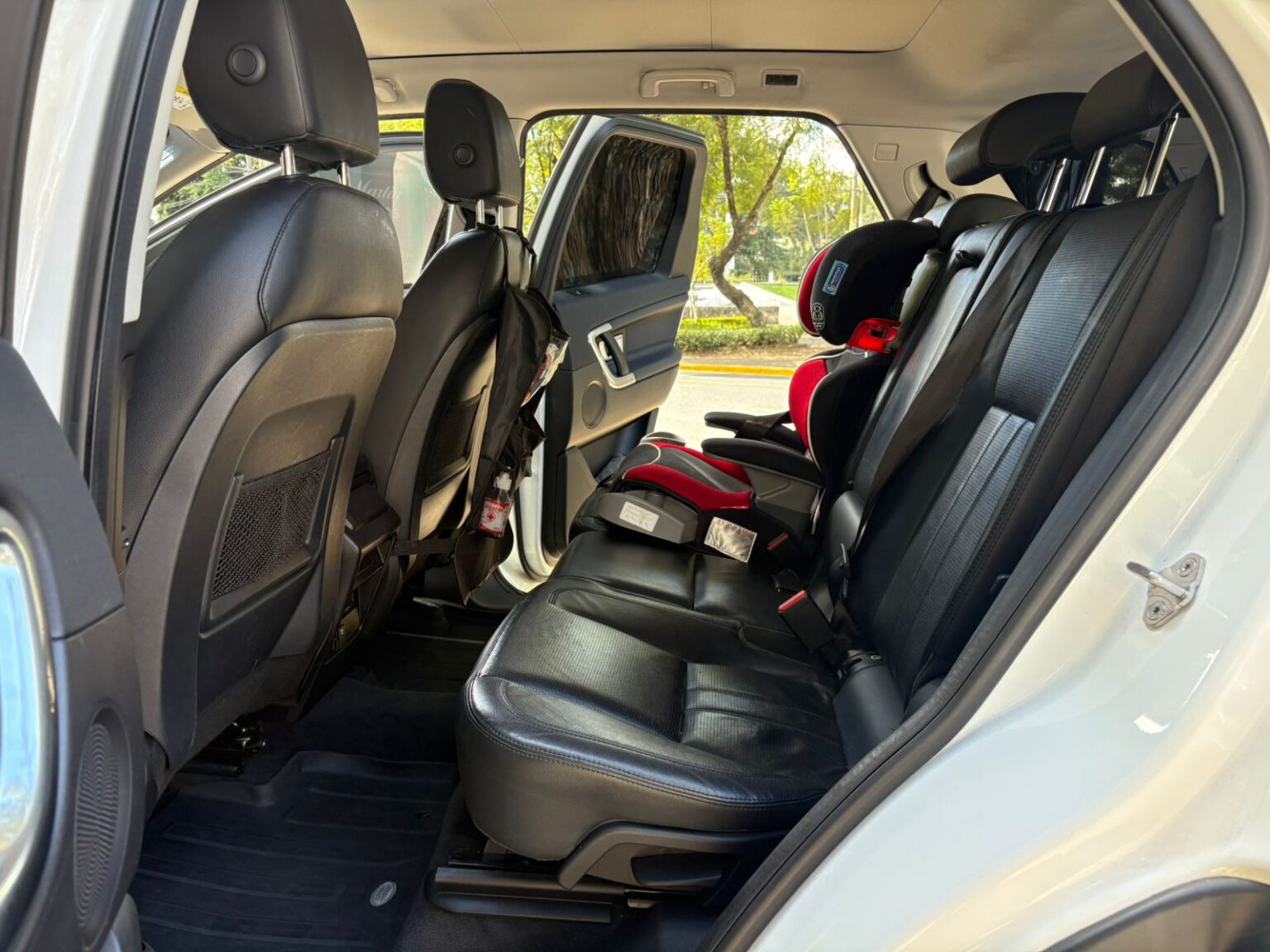 Land-Rover-Discovery-Sport-2017-677GTH (9)