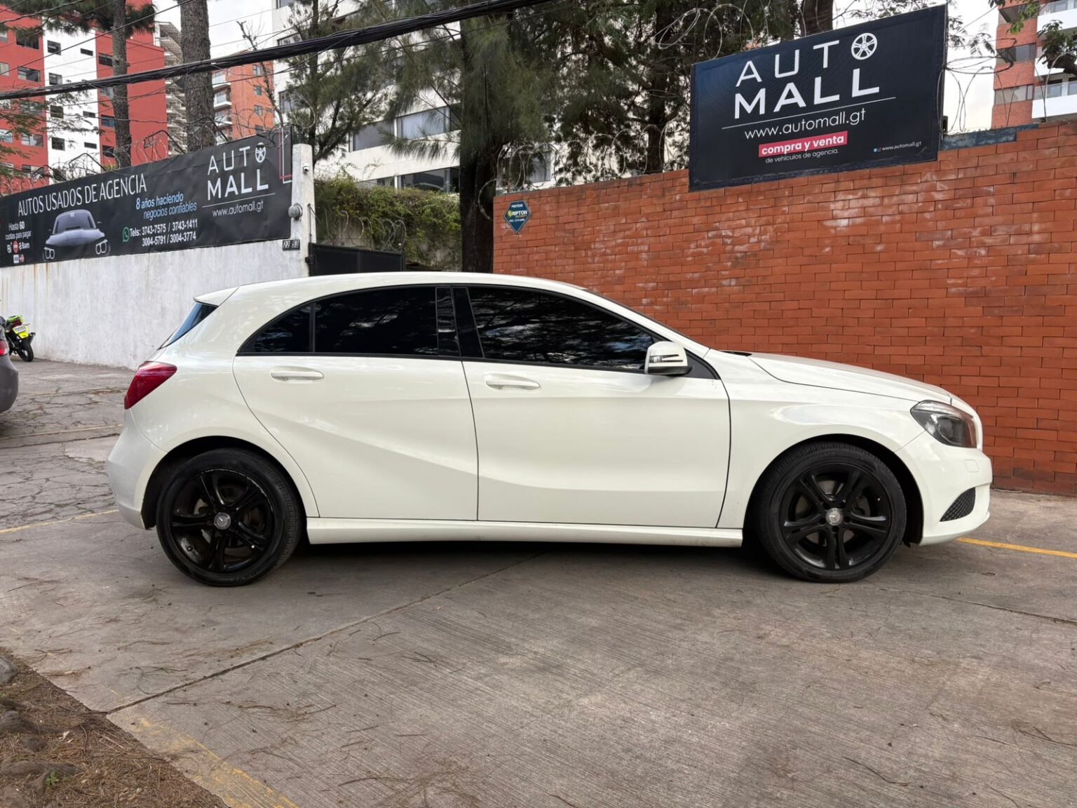 Mercedes-Benz-A200-2014-443FPV (11)