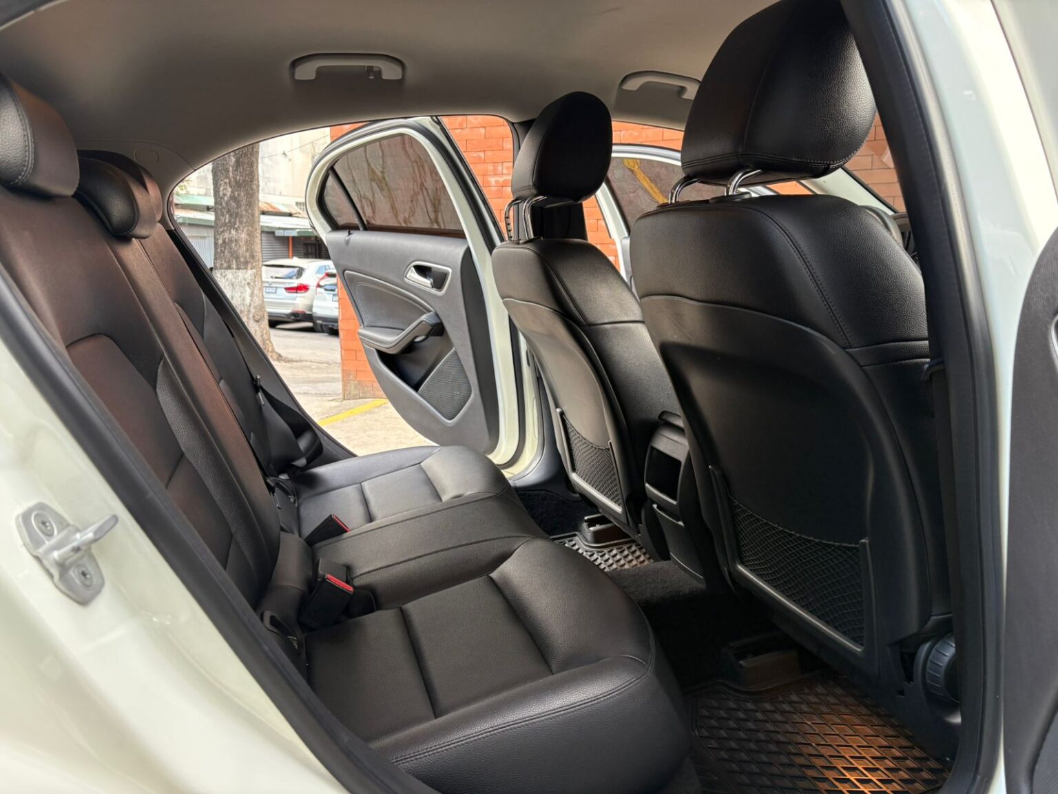 Mercedes-Benz-A200-2014-443FPV (17)