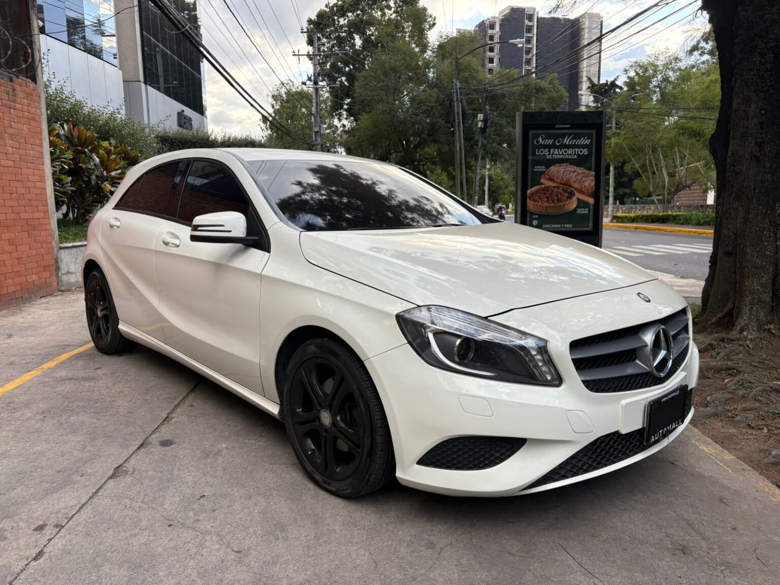 Mercedes-Benz-A200-2014-443FPV (2)