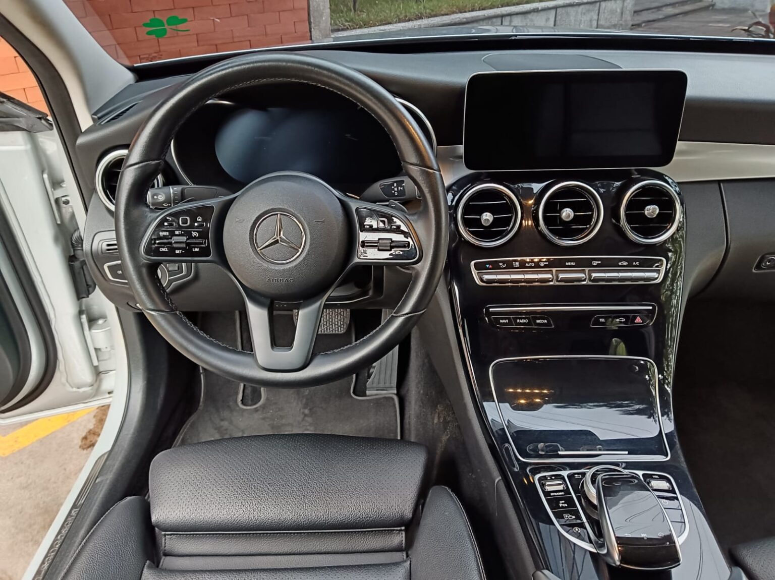 Mercedes-Benz-C180-2020-377JCH (10)