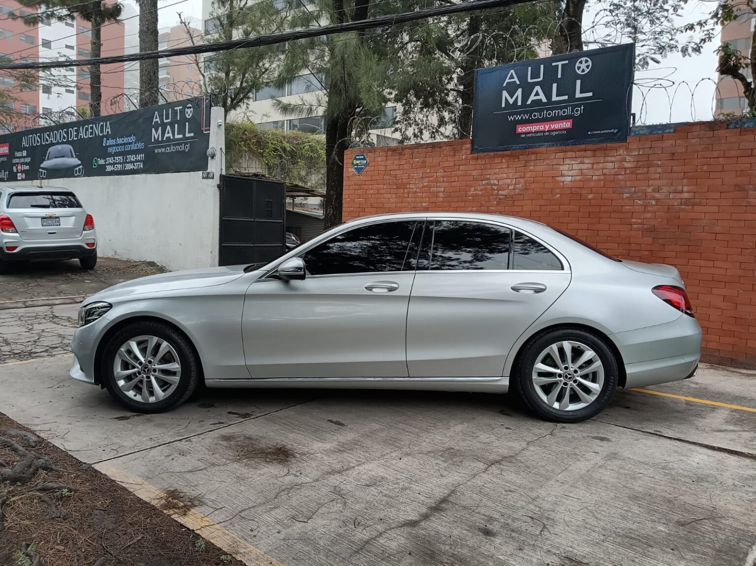 Mercedes-Benz-C180-2020-377JCH (18)