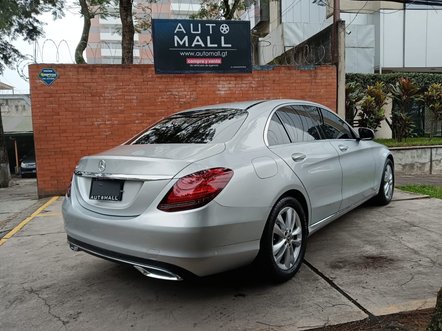 Mercedes-Benz-C180-2020-377JCH (3)