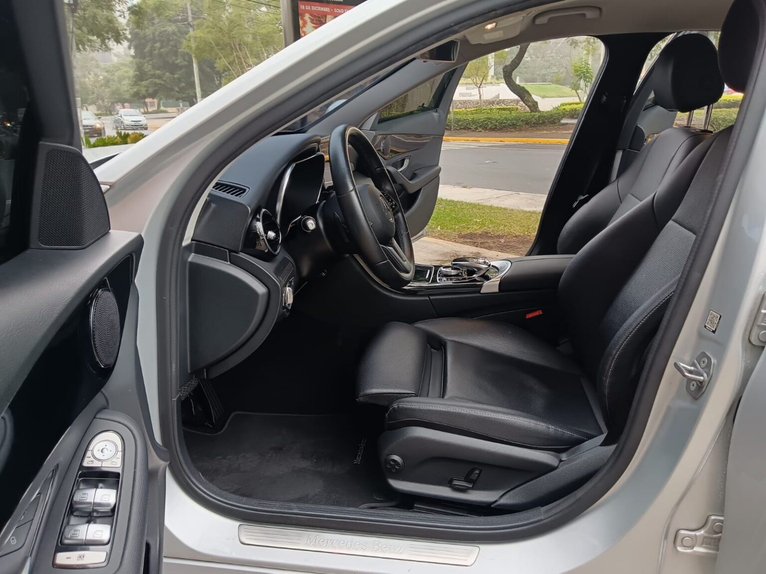 Mercedes-Benz-C180-2020-377JCH (7)