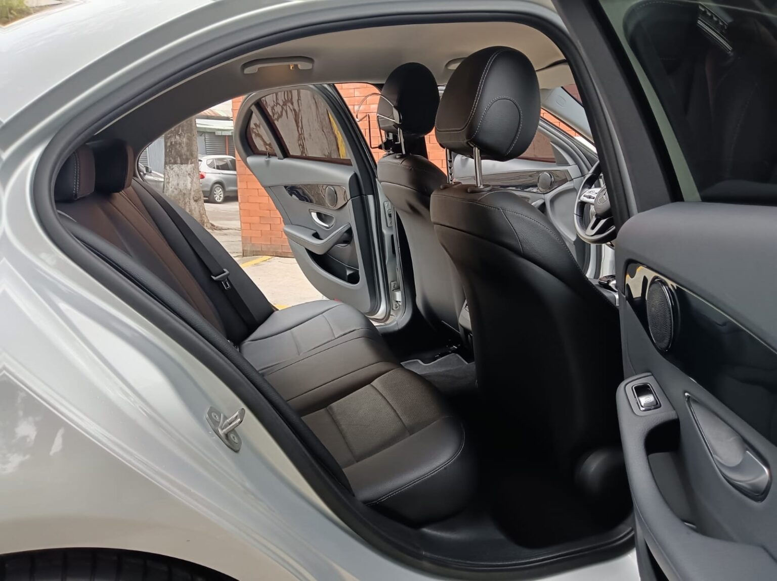 Mercedes-Benz-C180-2020-377JCH (8)