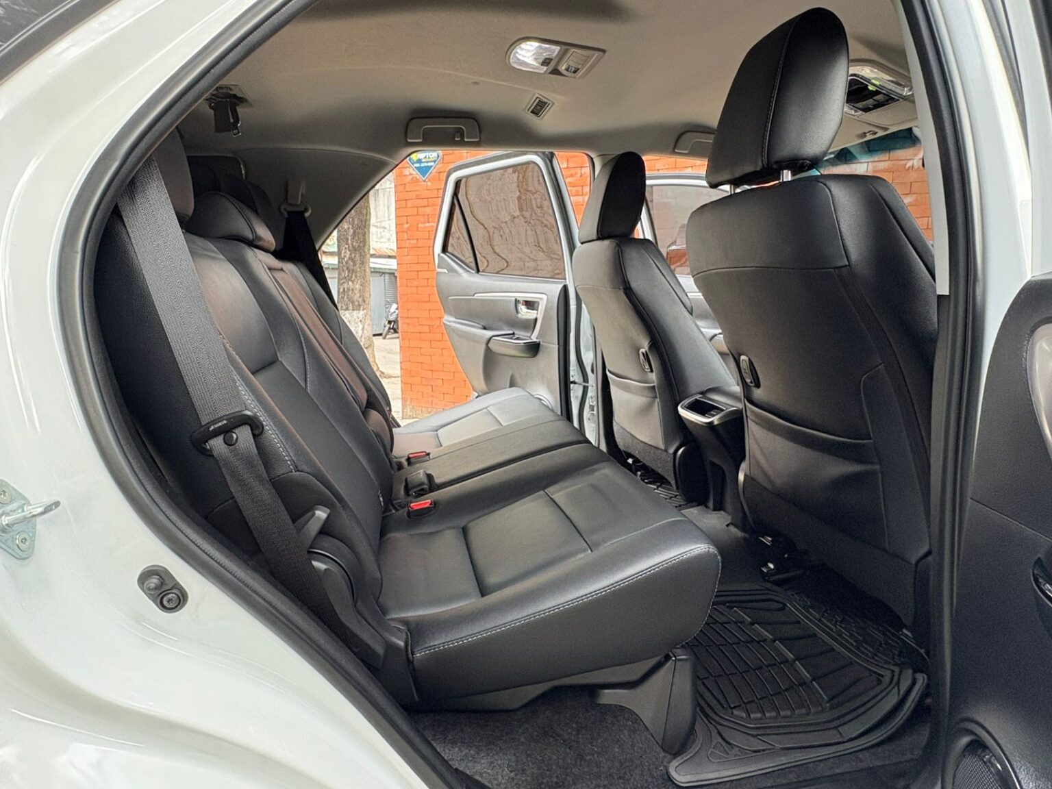 Toyota-Fortuner-2024-969KKP (11)