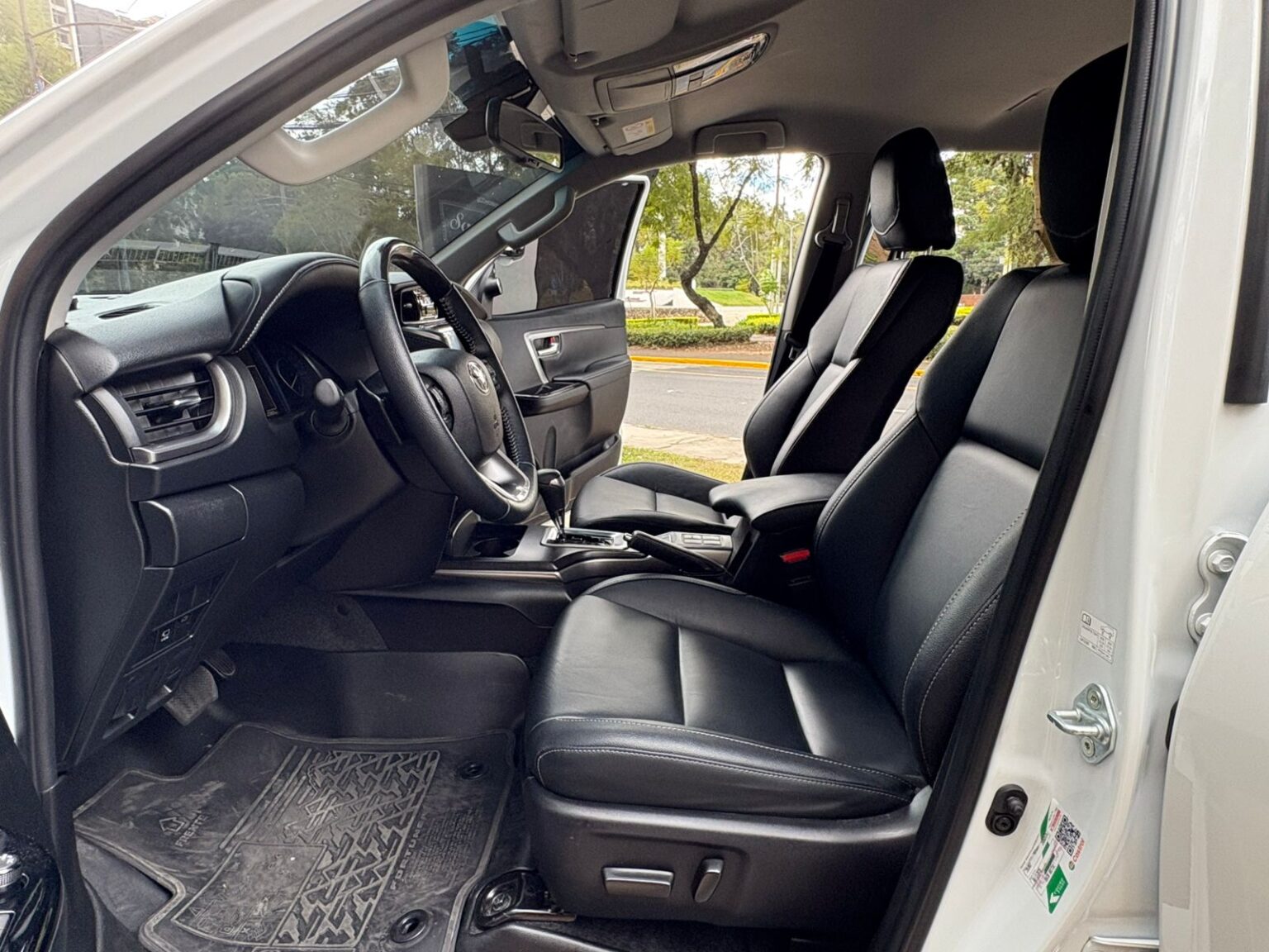 Toyota-Fortuner-2024-969KKP (8)