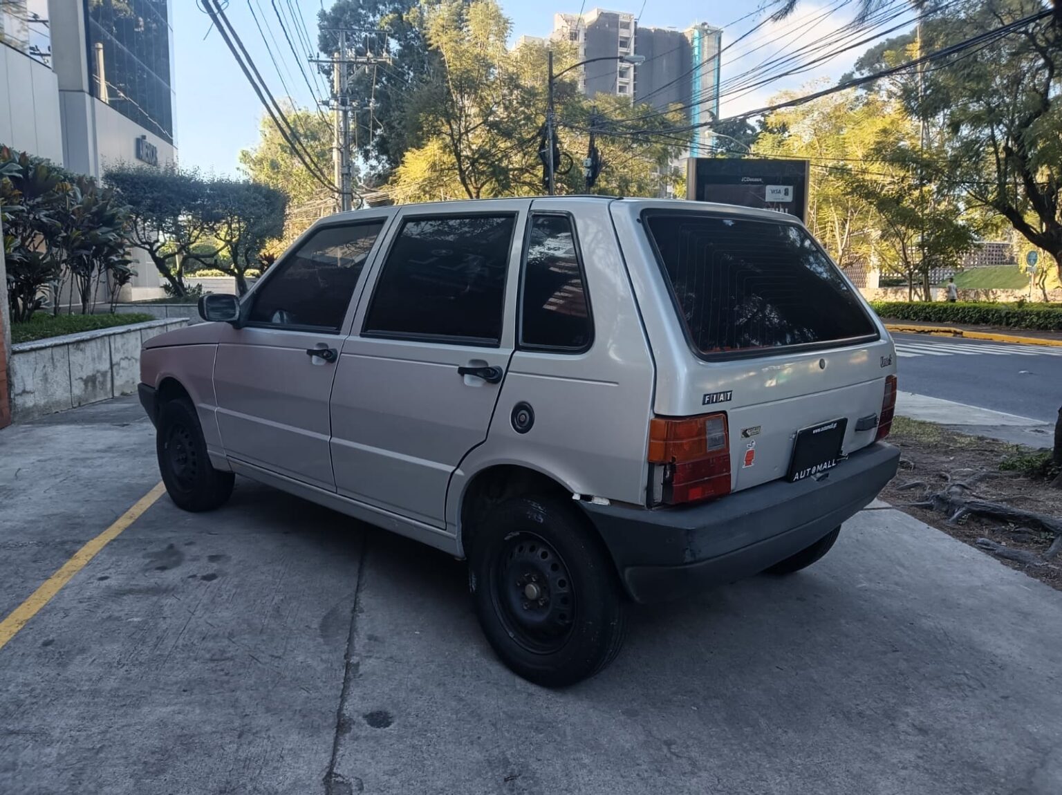 Fiat-Uno-2004-420BGS (1)