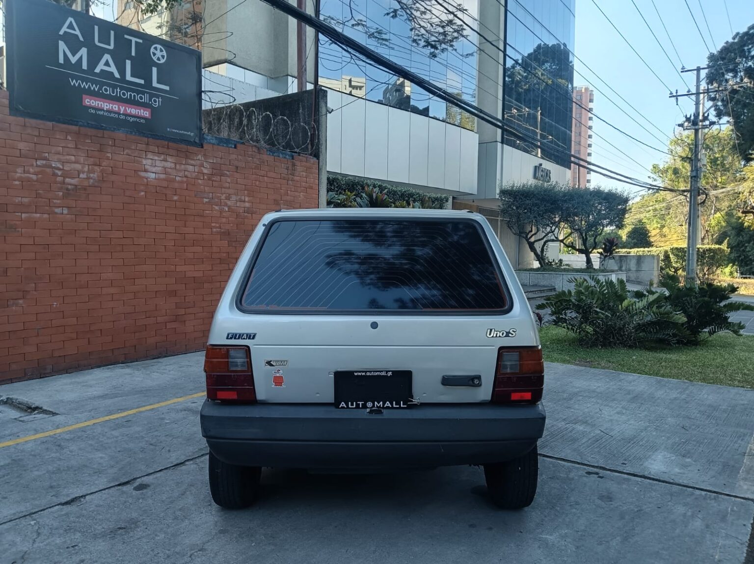 Fiat-Uno-2004-420BGS (2)