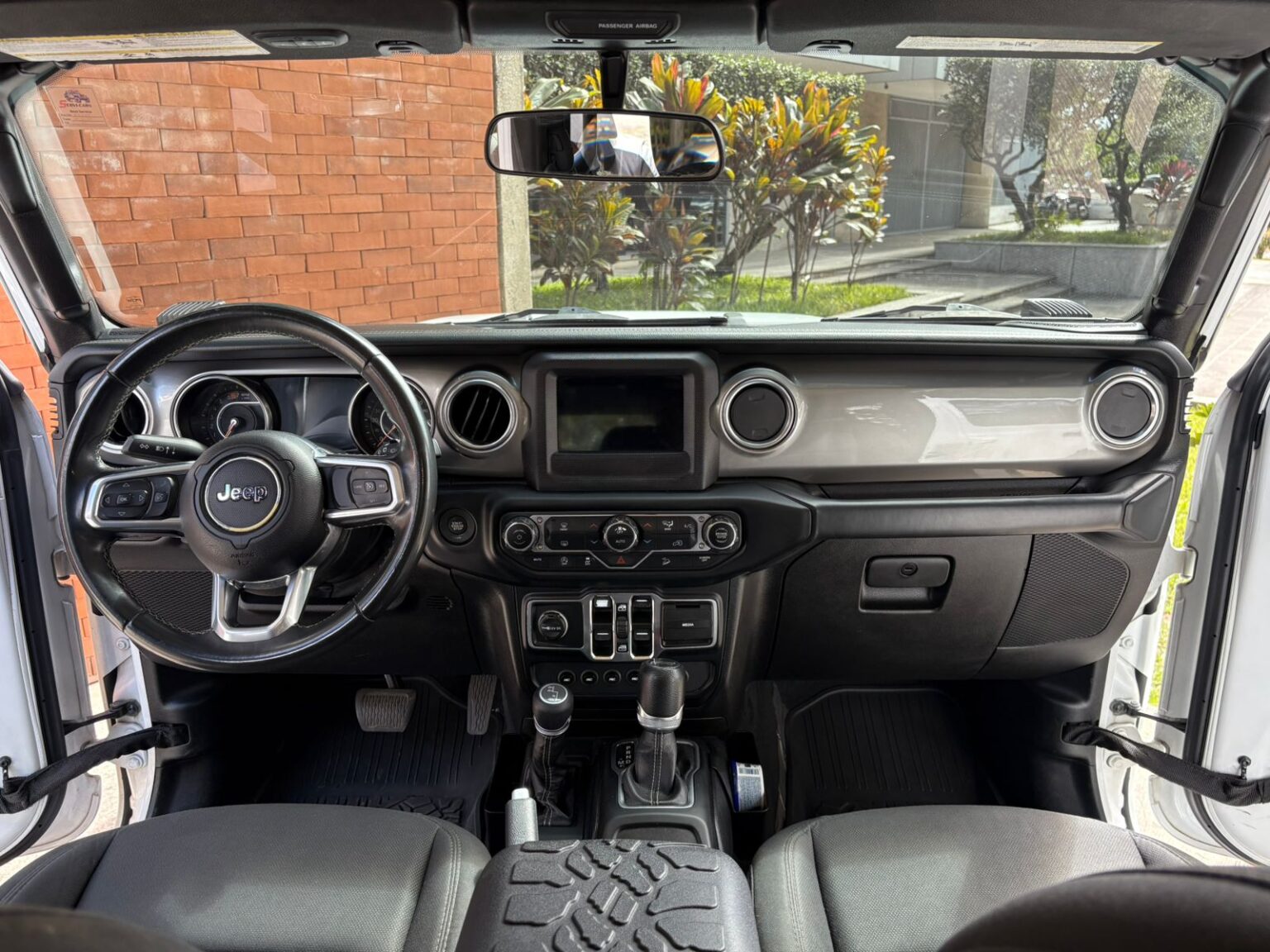 Jeep-Wrangler-Sahara-2019-764HRV (12)